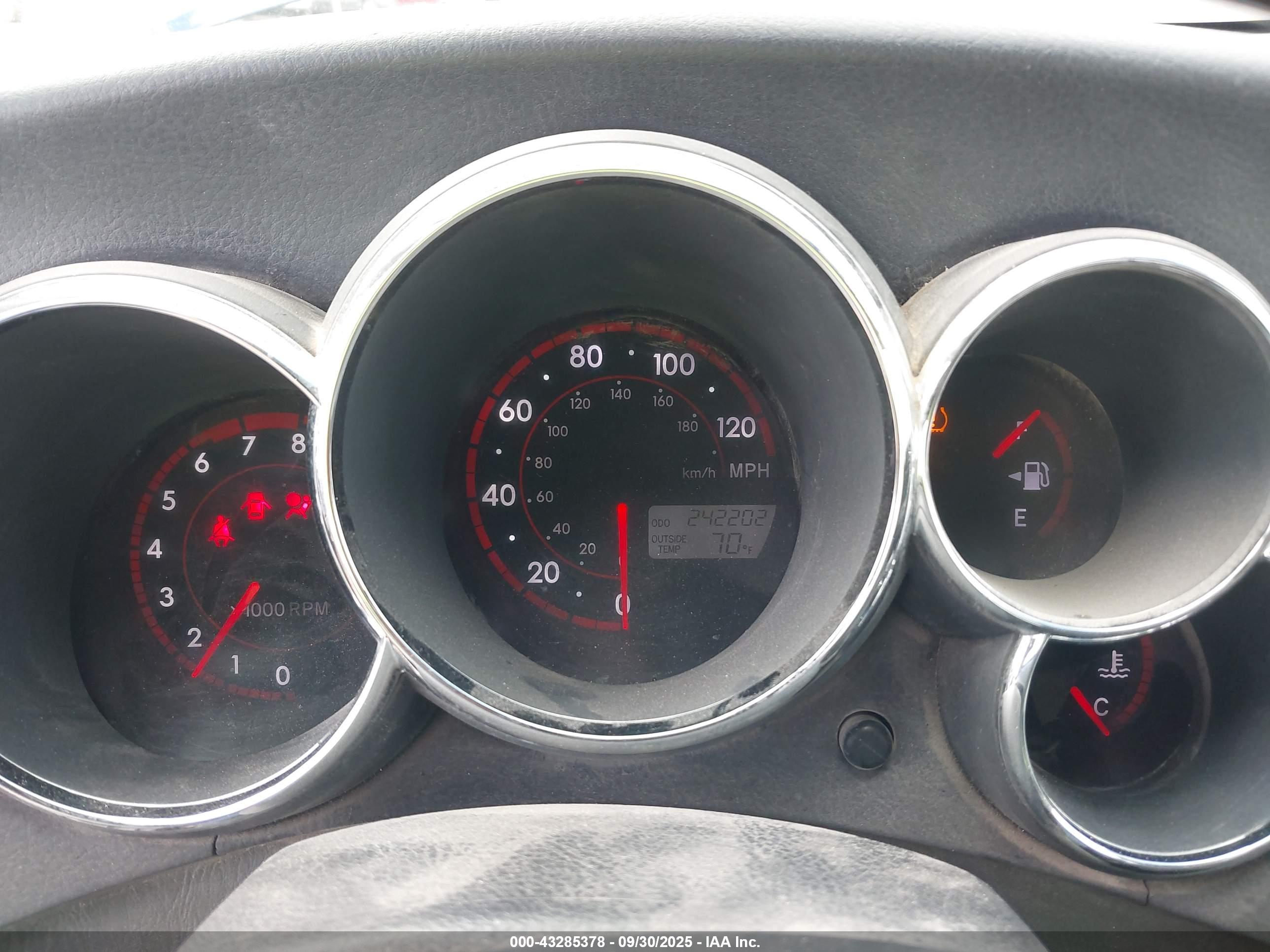 TOYOTA MATRIX image 7