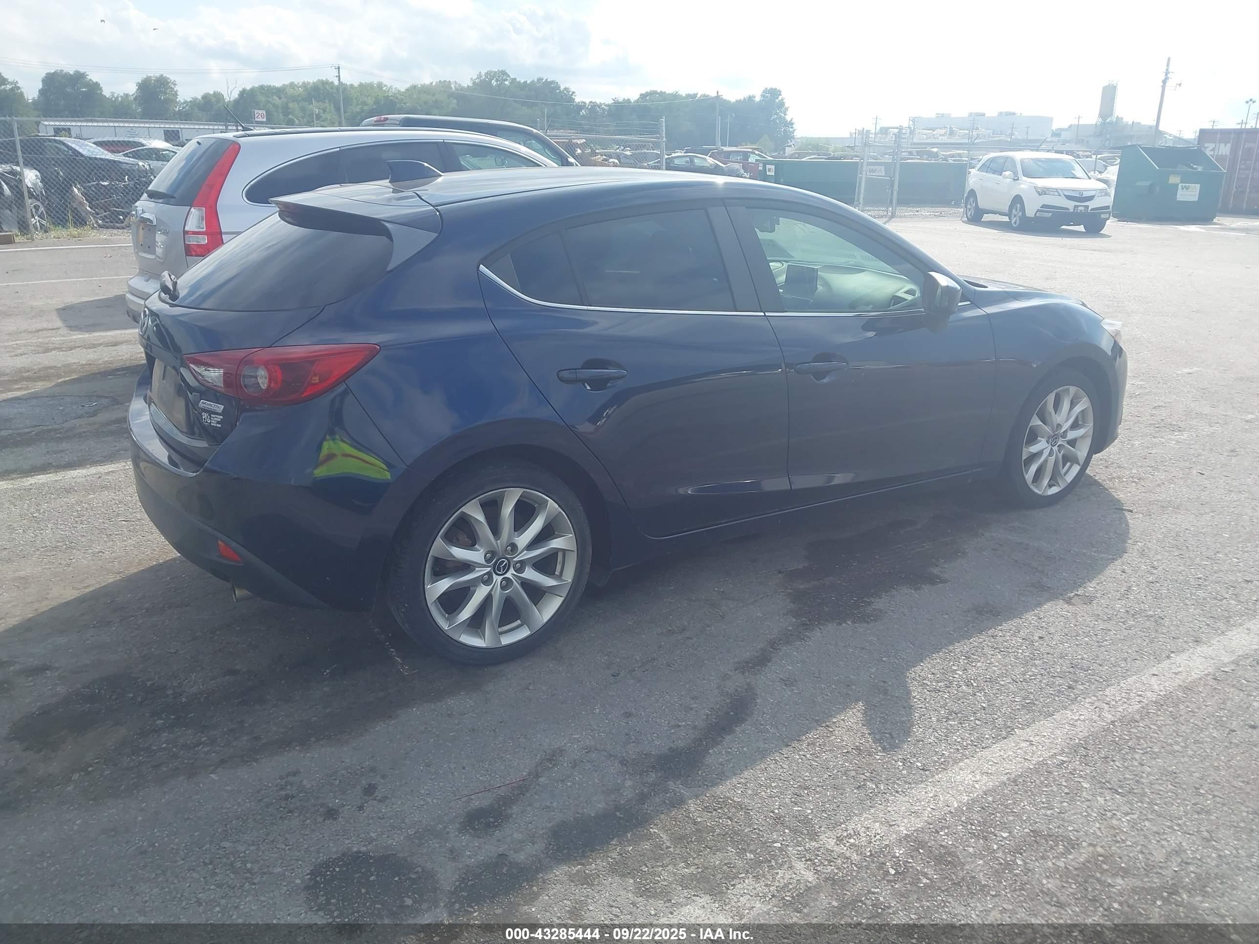 MAZDA MAZDA3 image 4