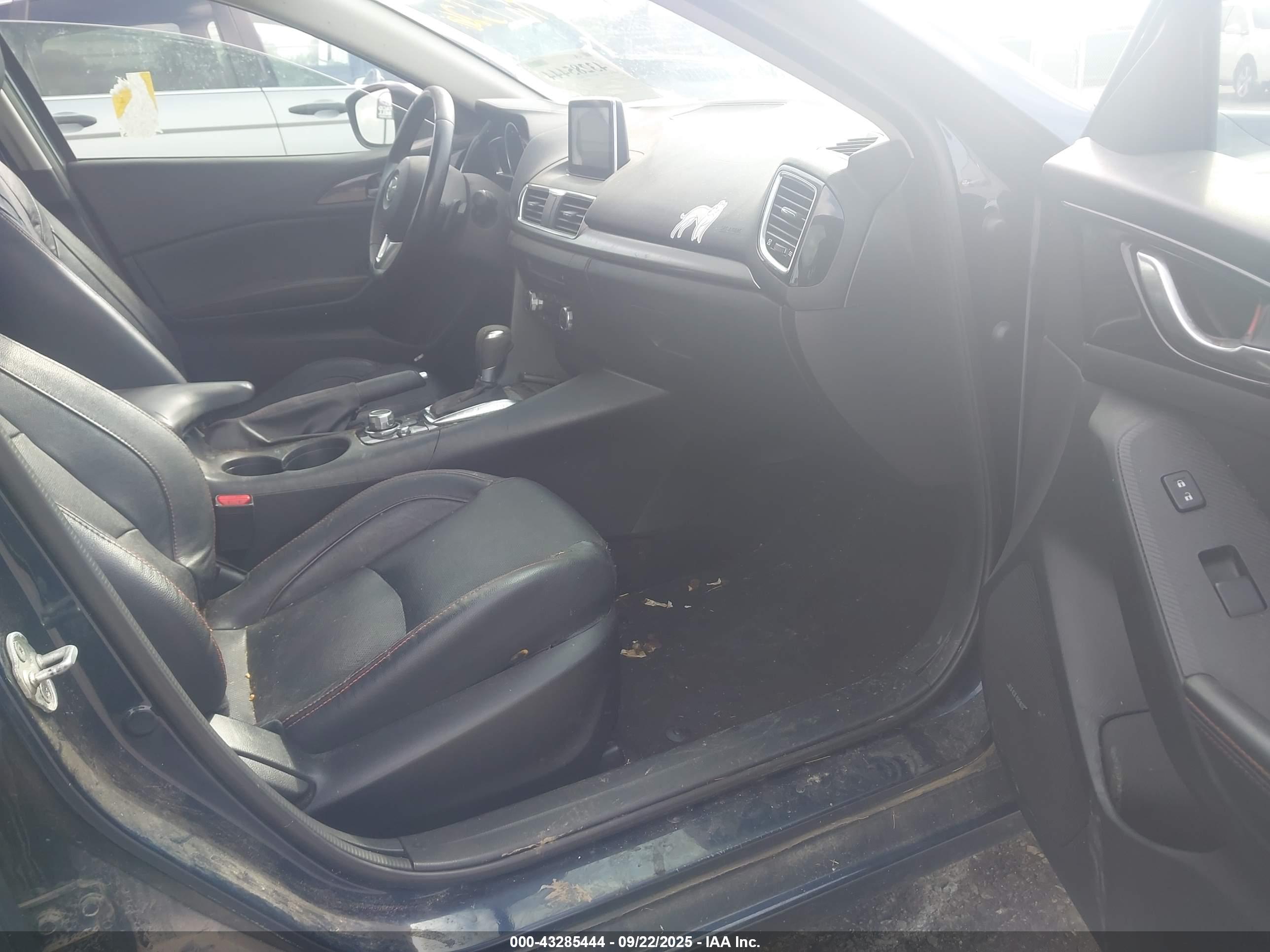 MAZDA MAZDA3 image 5