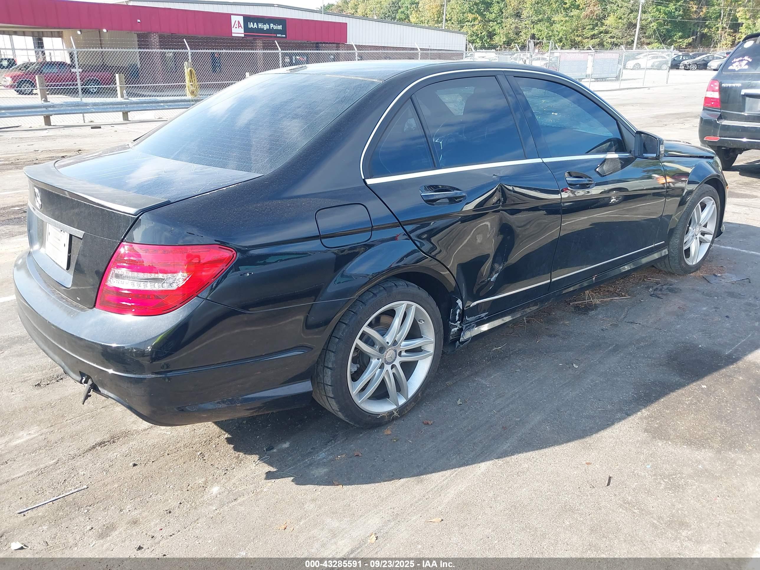 MERCEDES-BENZ C image 4