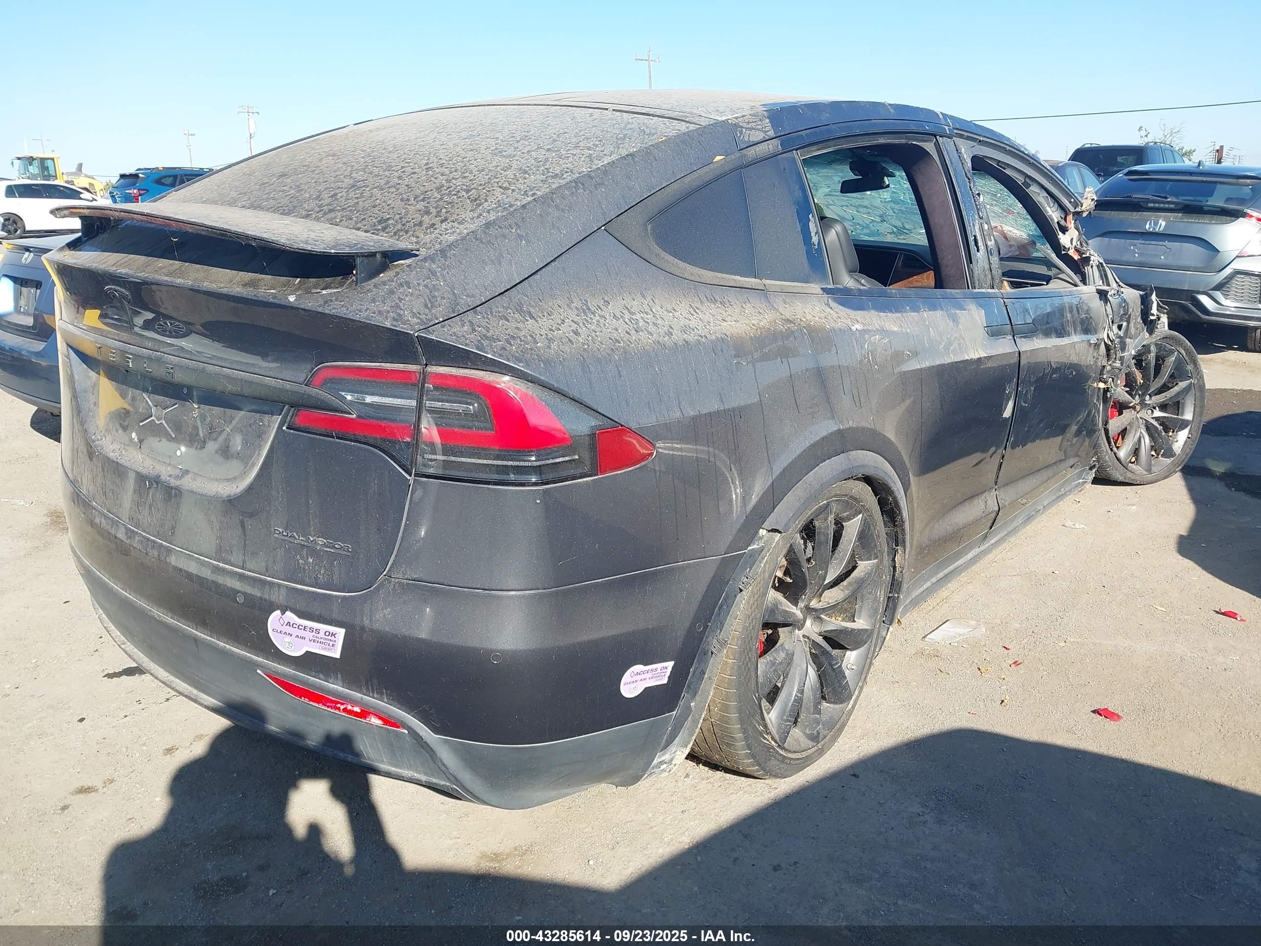 TESLA MODEL image 4