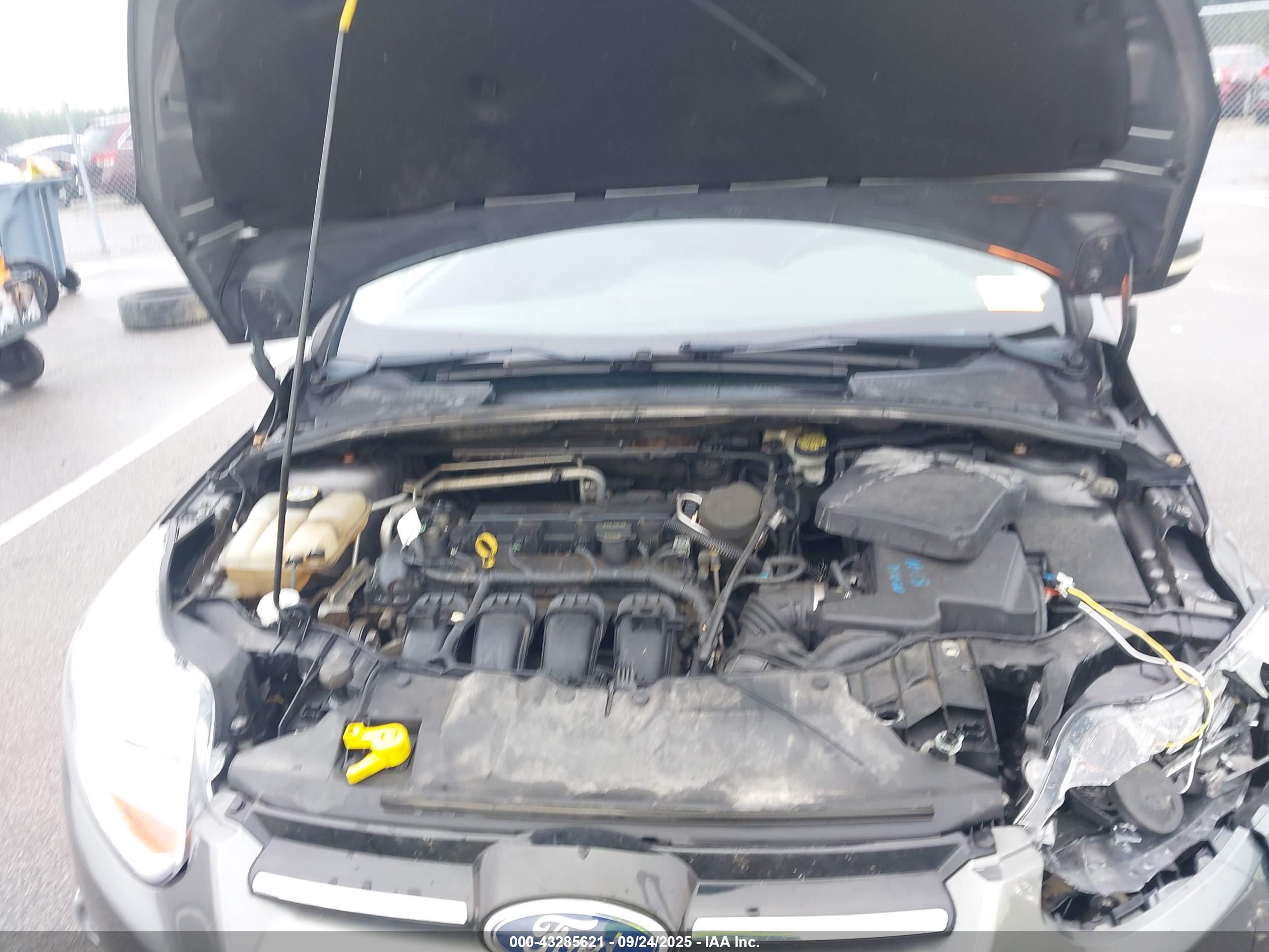 FORD FOCUS image 10