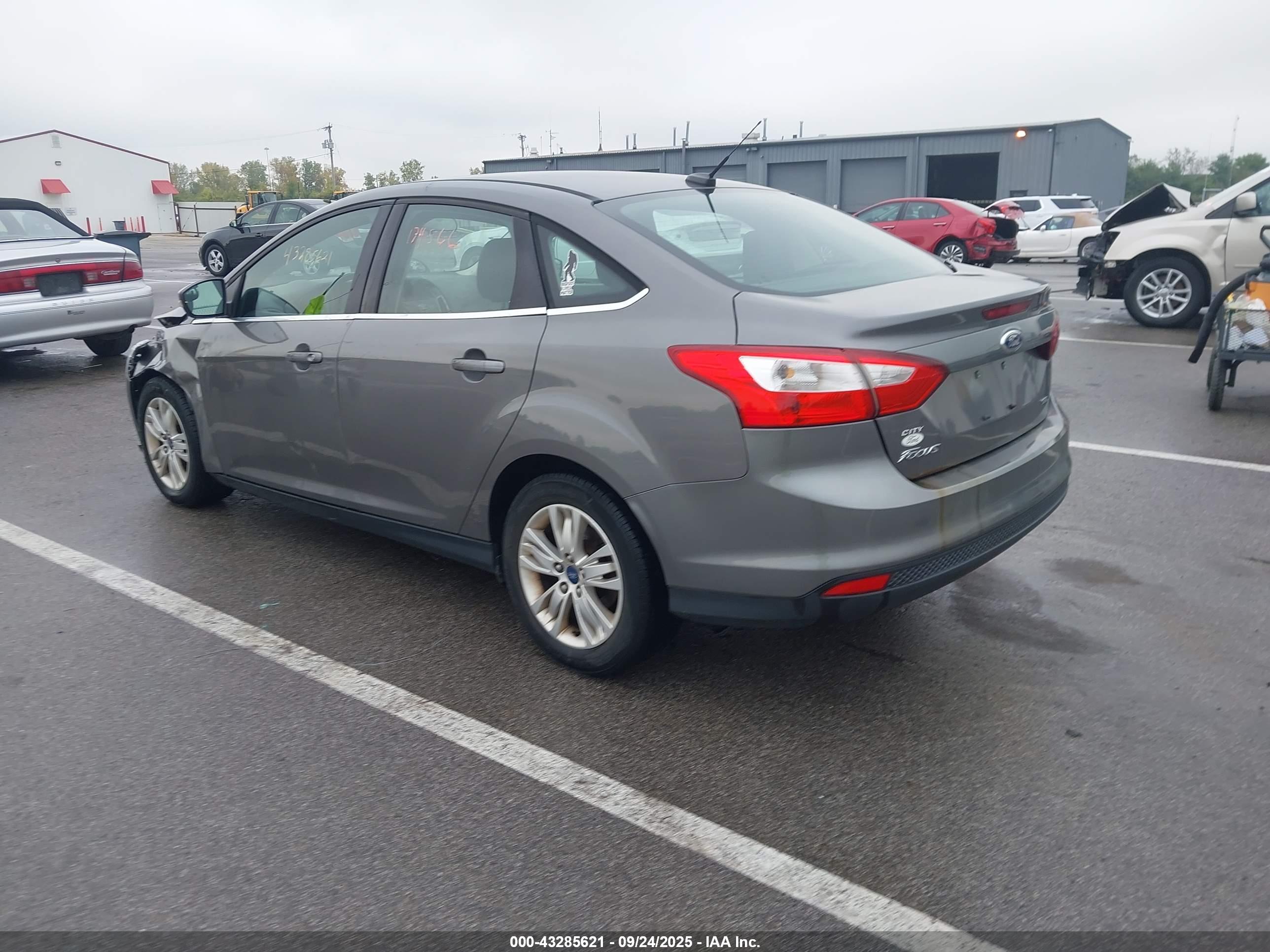 FORD FOCUS image 3
