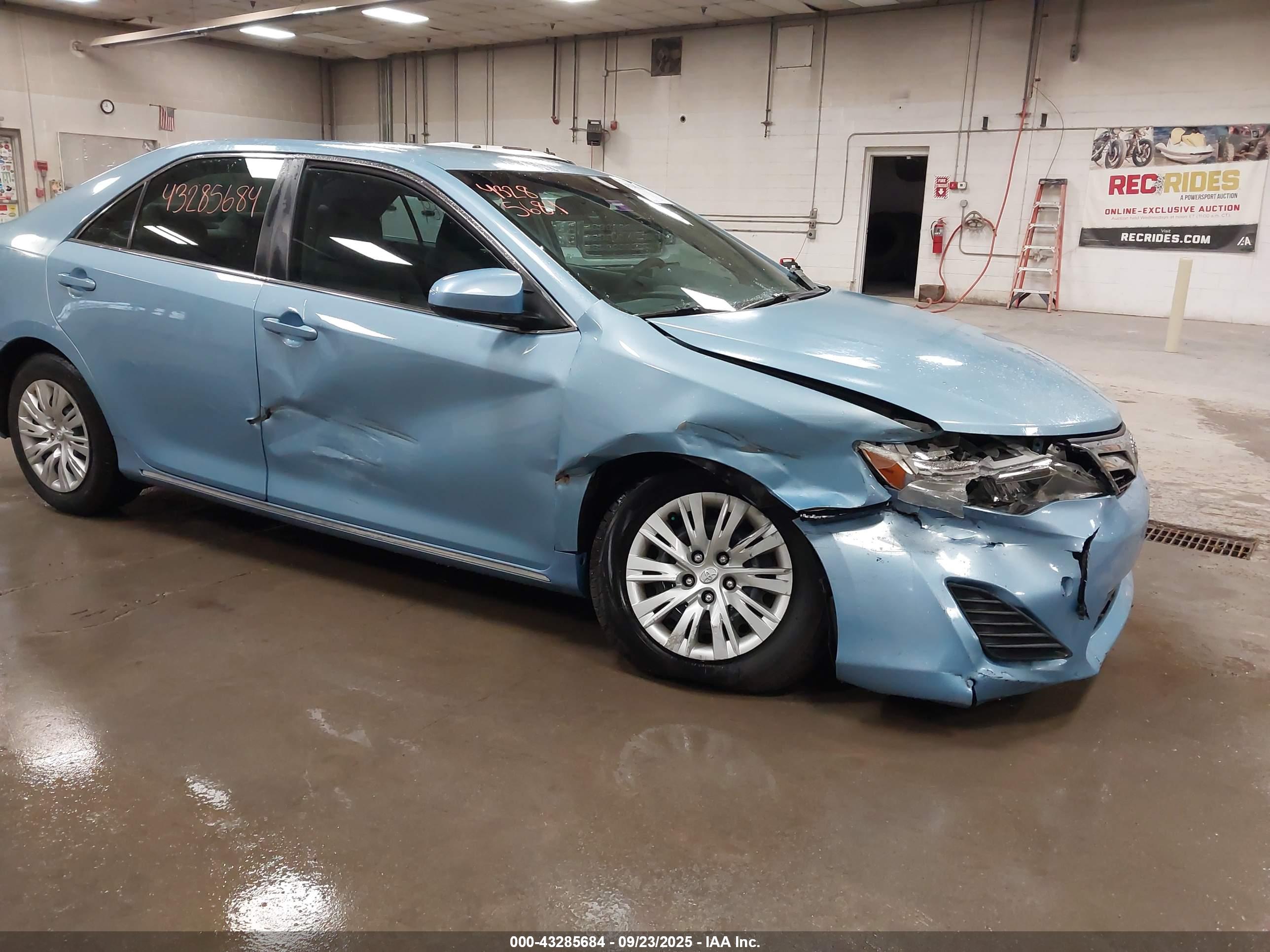 TOYOTA CAMRY image 6
