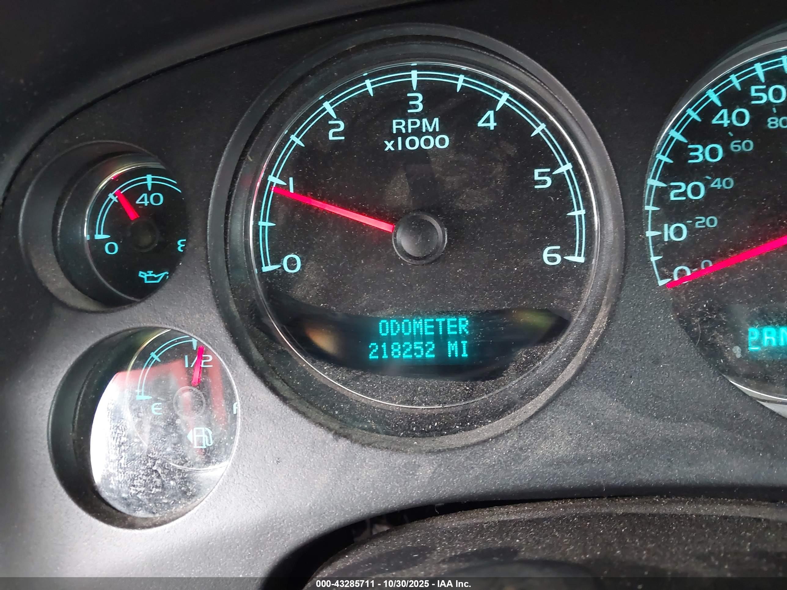 CHEVROLET TAHOE image 7