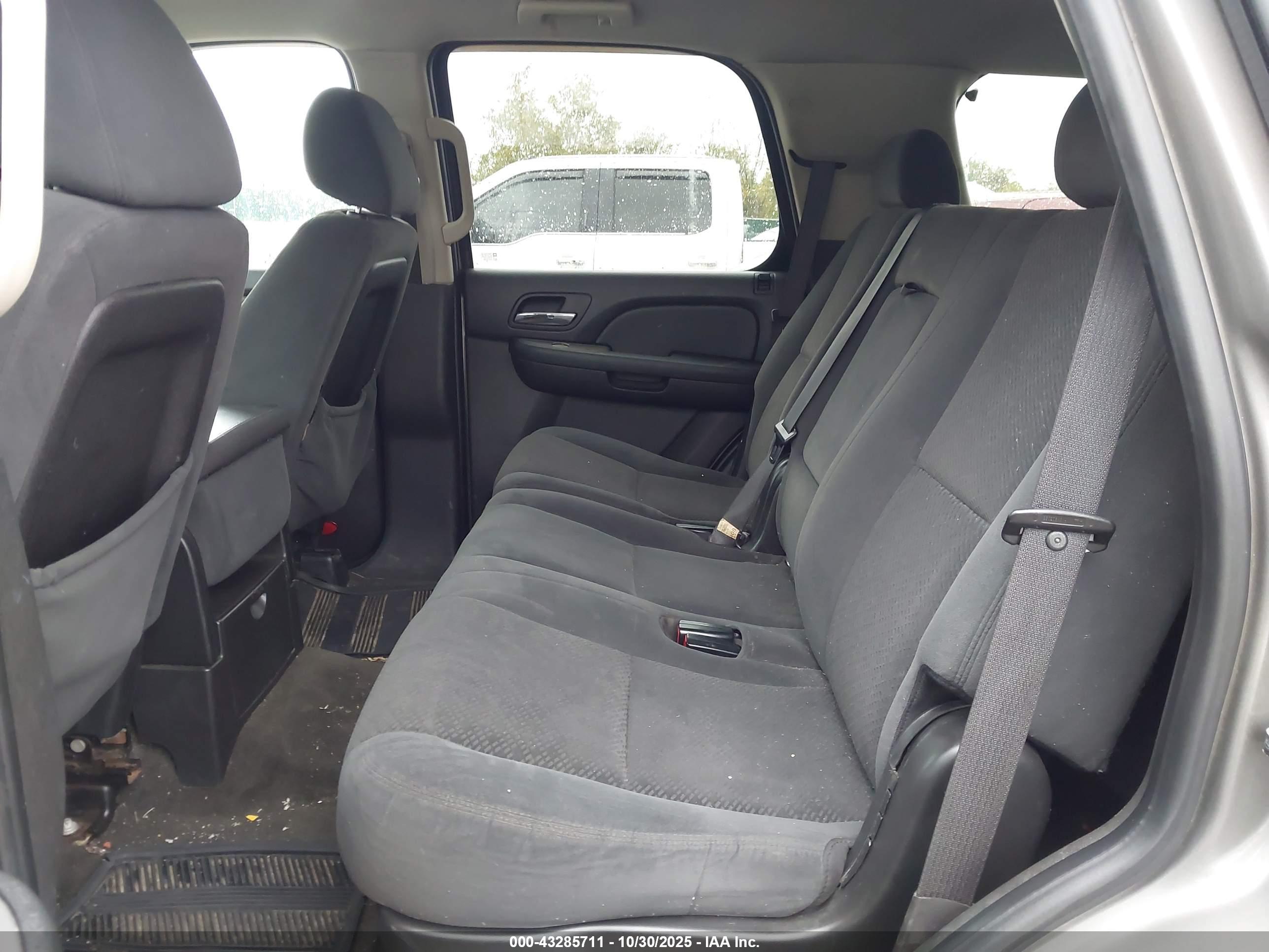 CHEVROLET TAHOE image 8