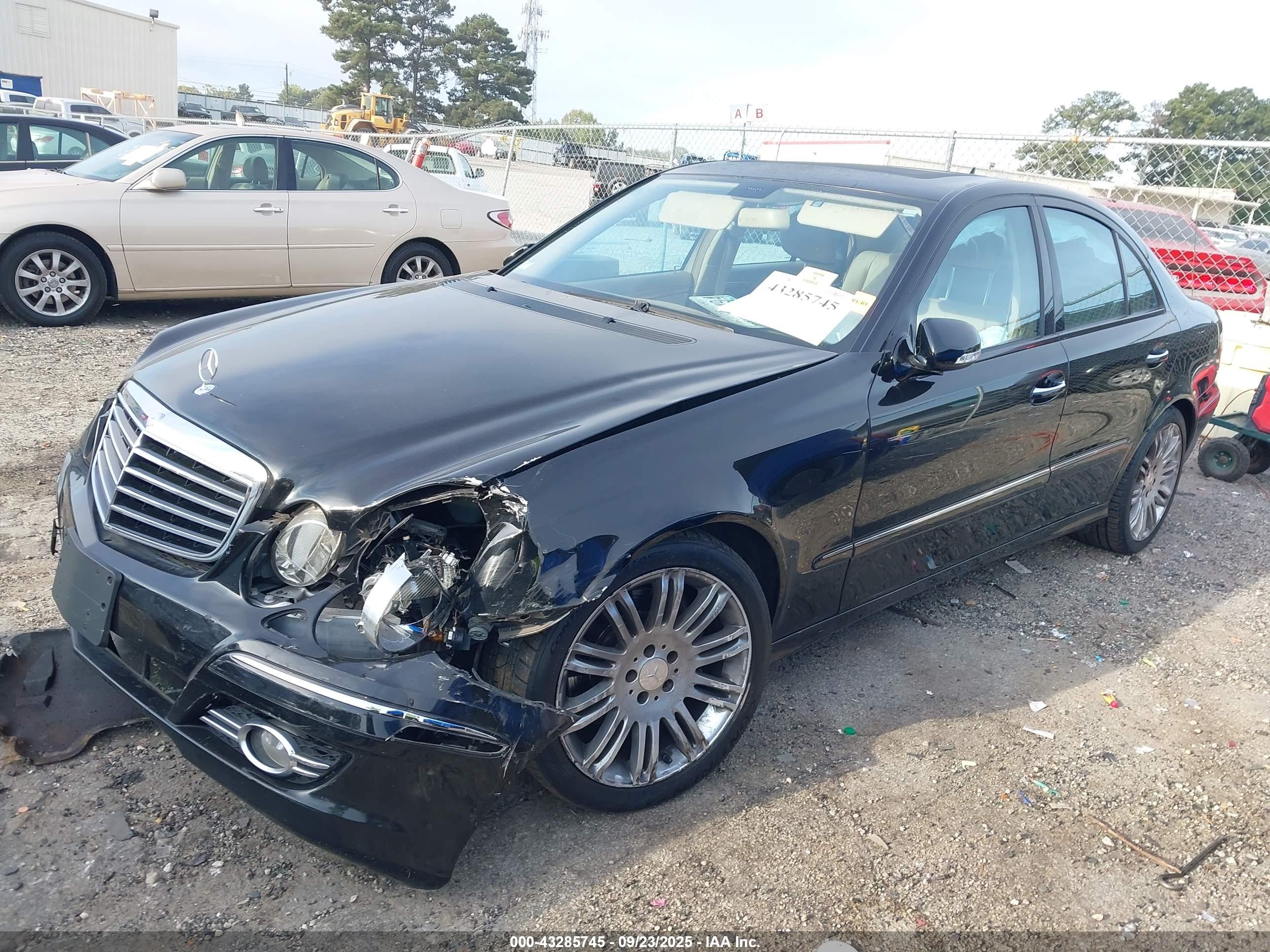 MERCEDES-BENZ E image 2