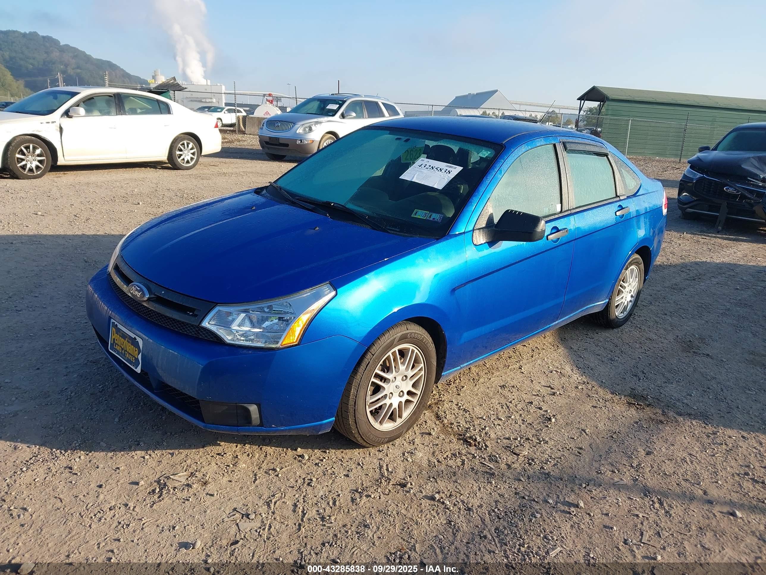 FORD FOCUS image 2