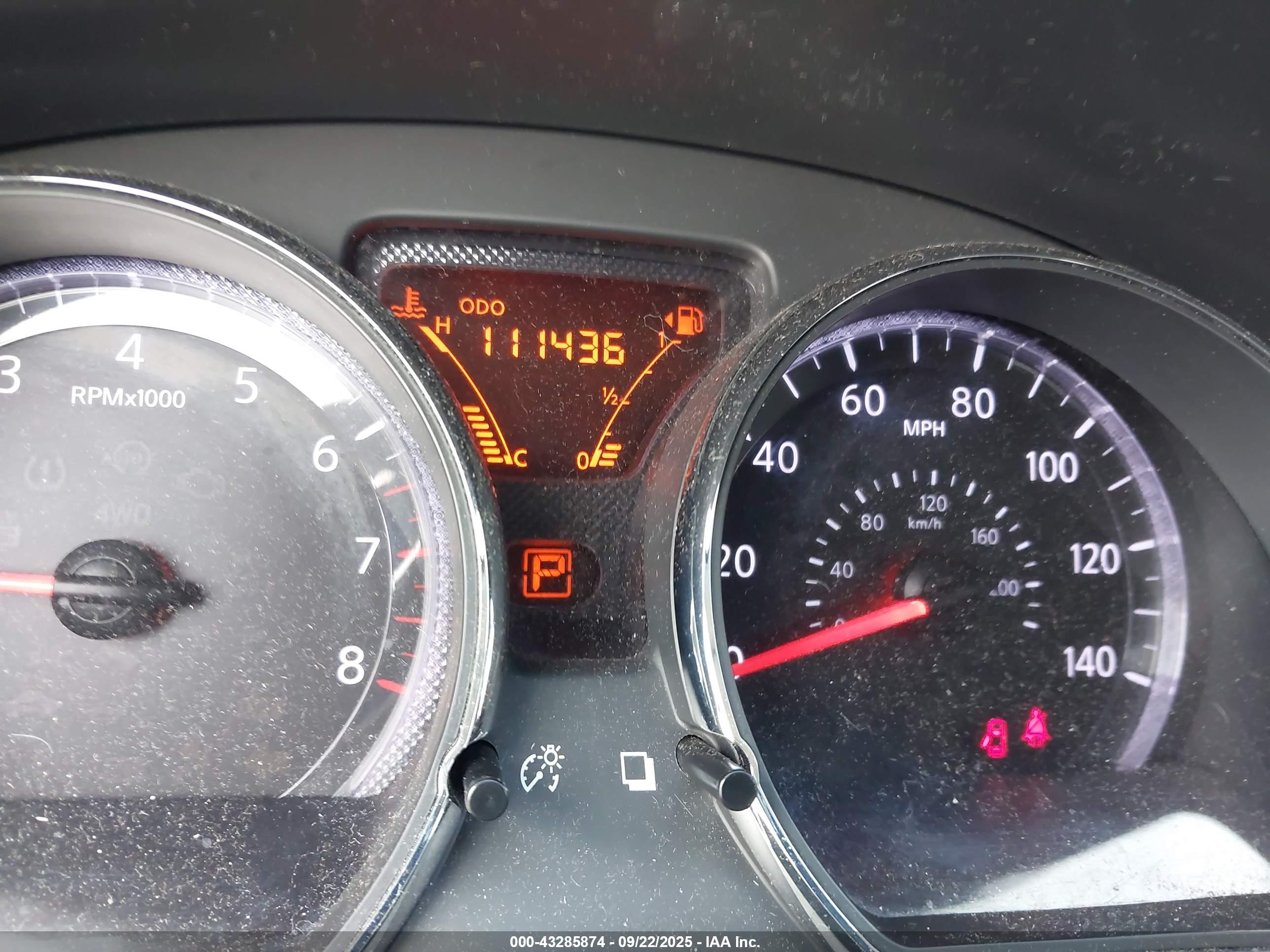 NISSAN VERSA image 7