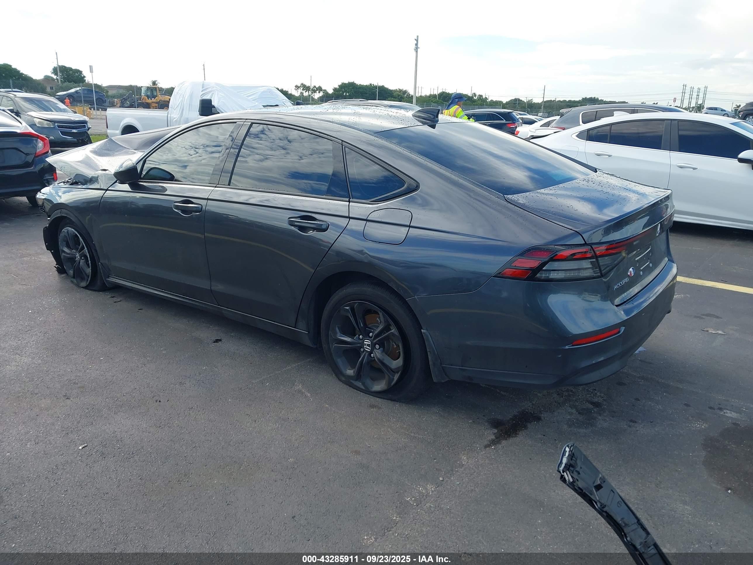 HONDA ACCORD image 3