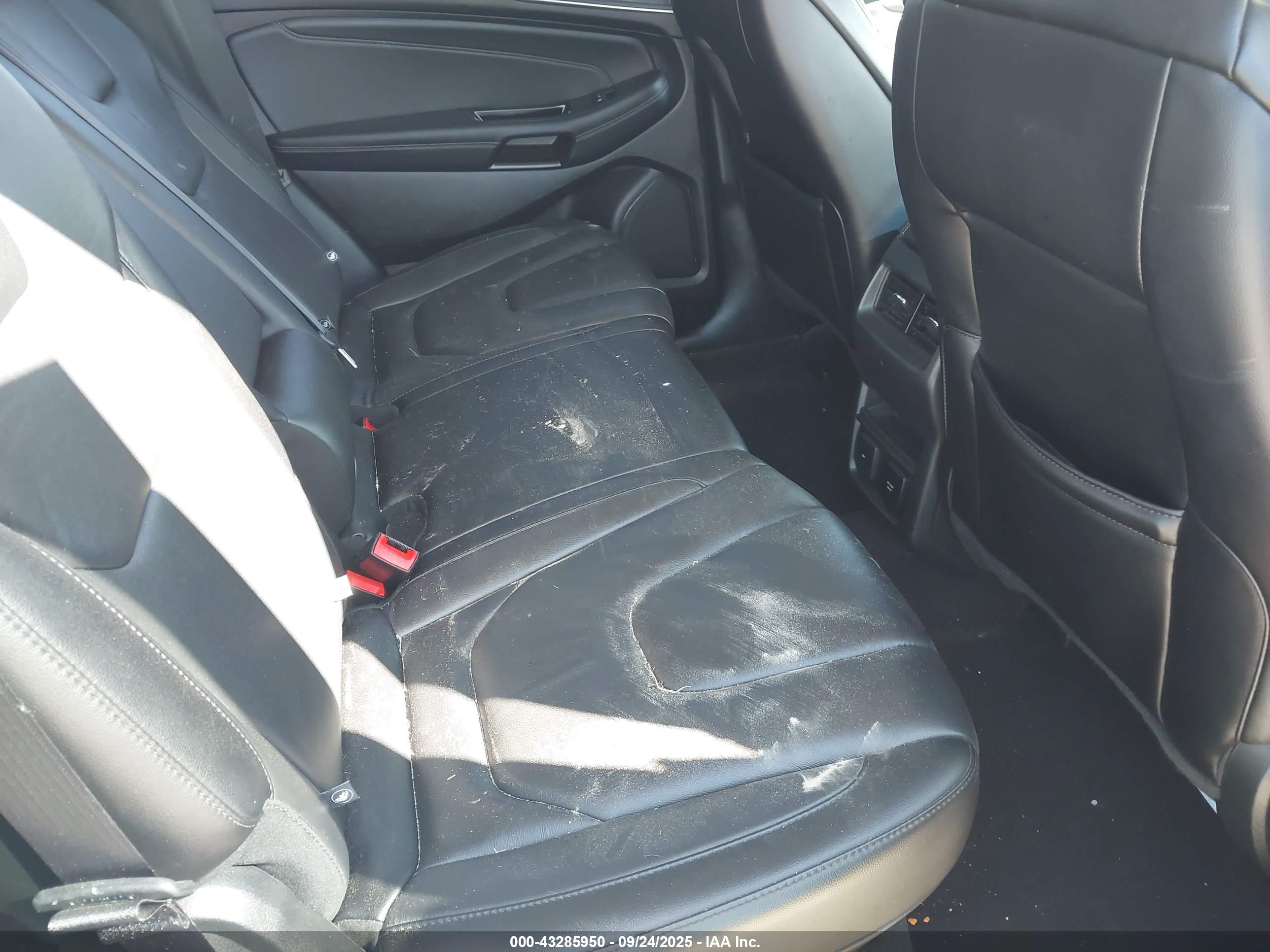 FORD EDGE image 8