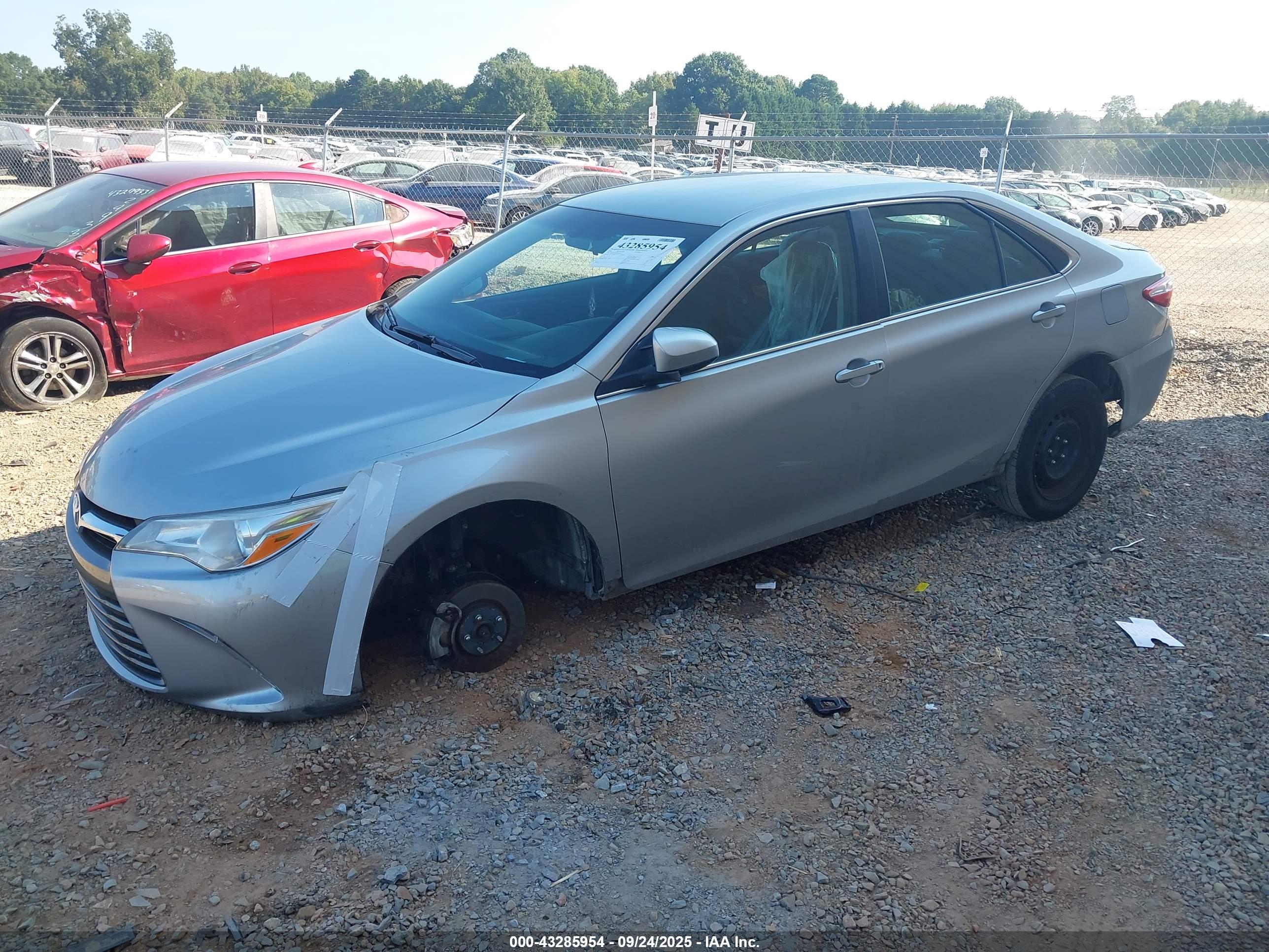 TOYOTA CAMRY image 2