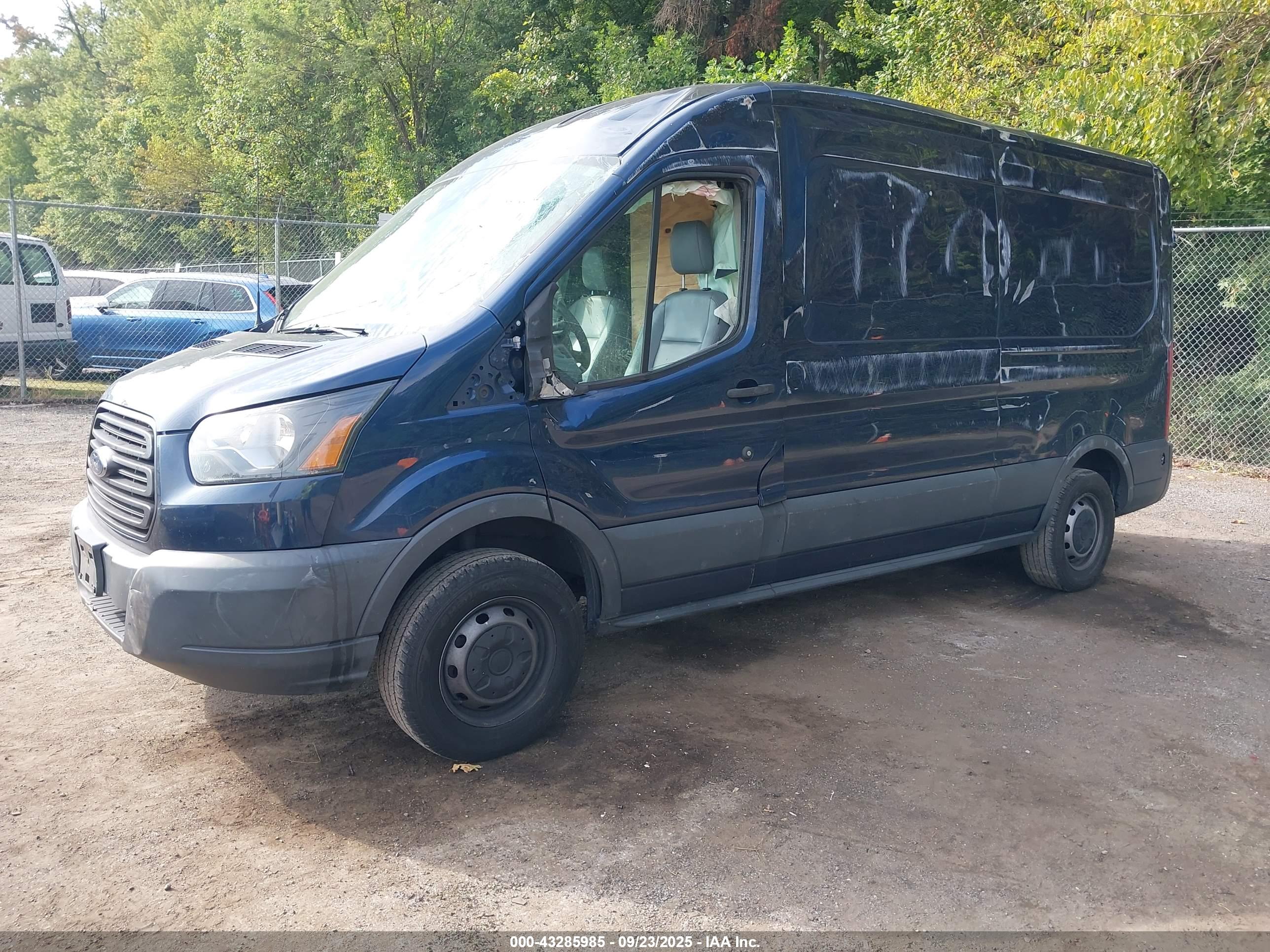 FORD TRANSIT-250 image 2