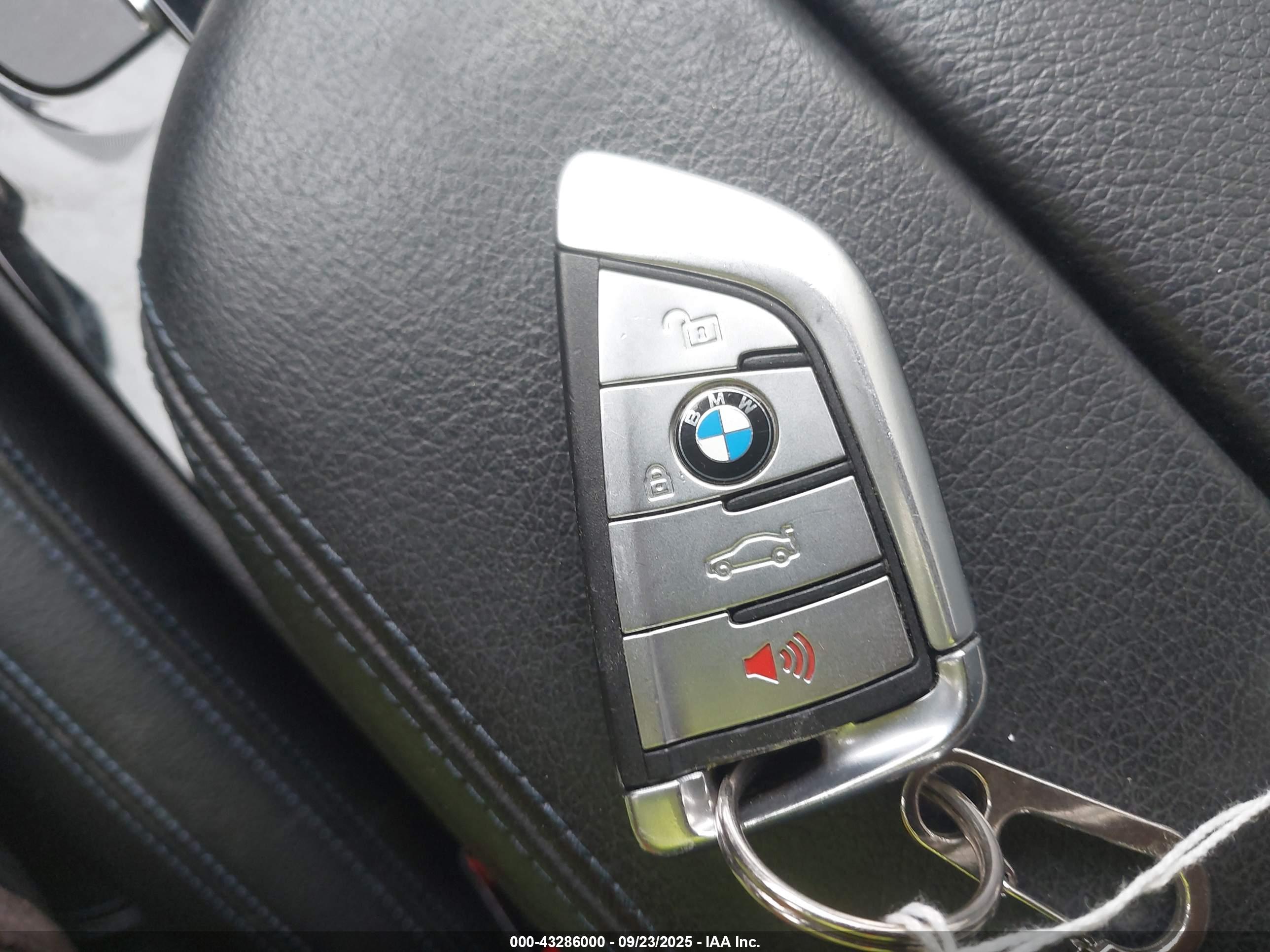 BMW 530E image 11