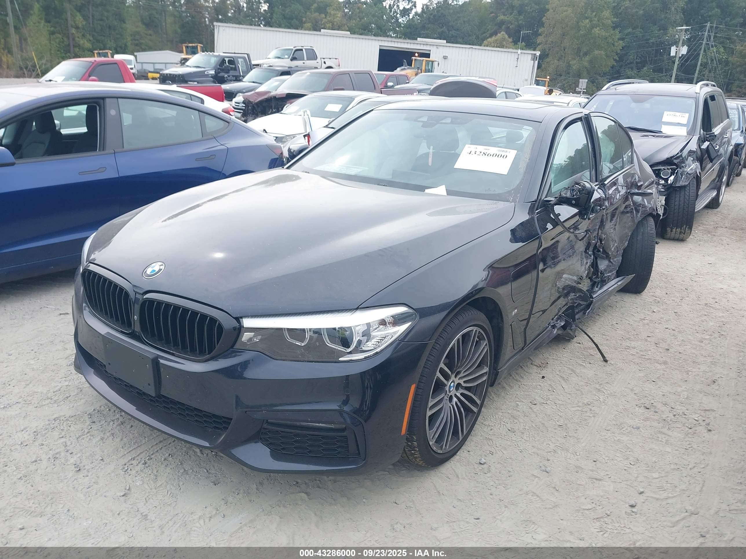 BMW 530E image 2