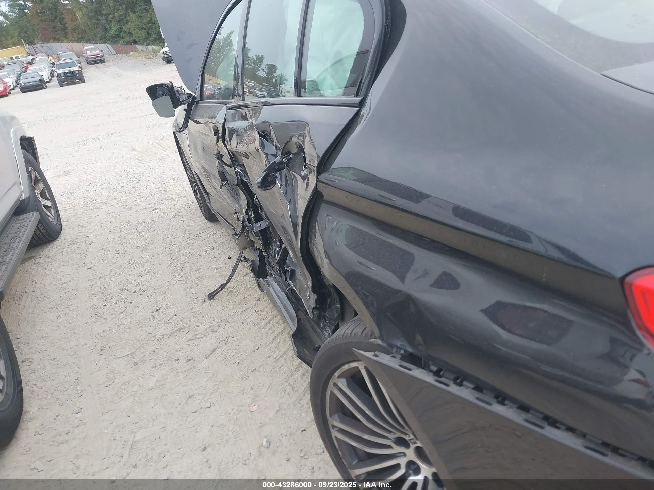 BMW 530E image 6