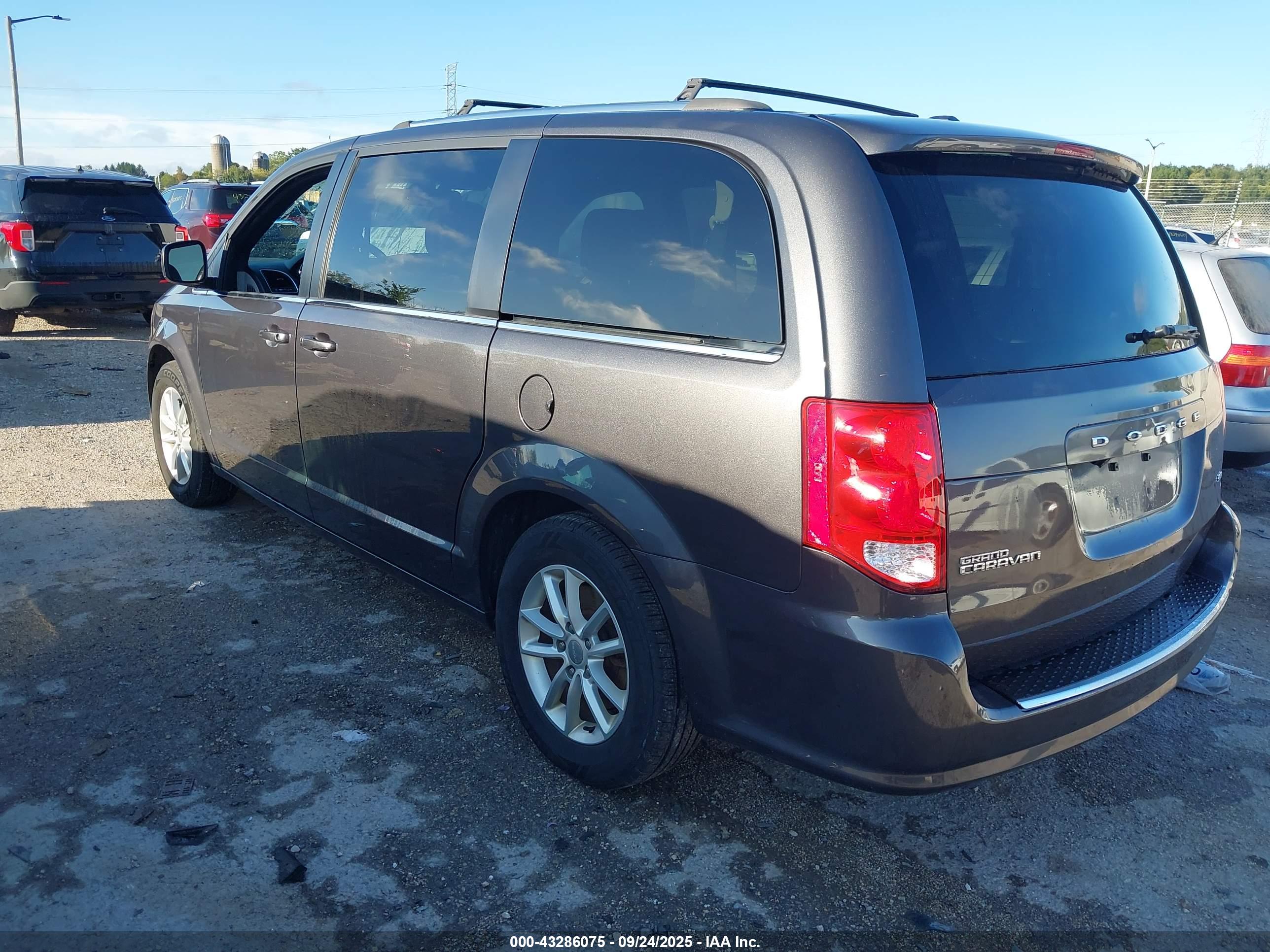 DODGE GRAND image 3