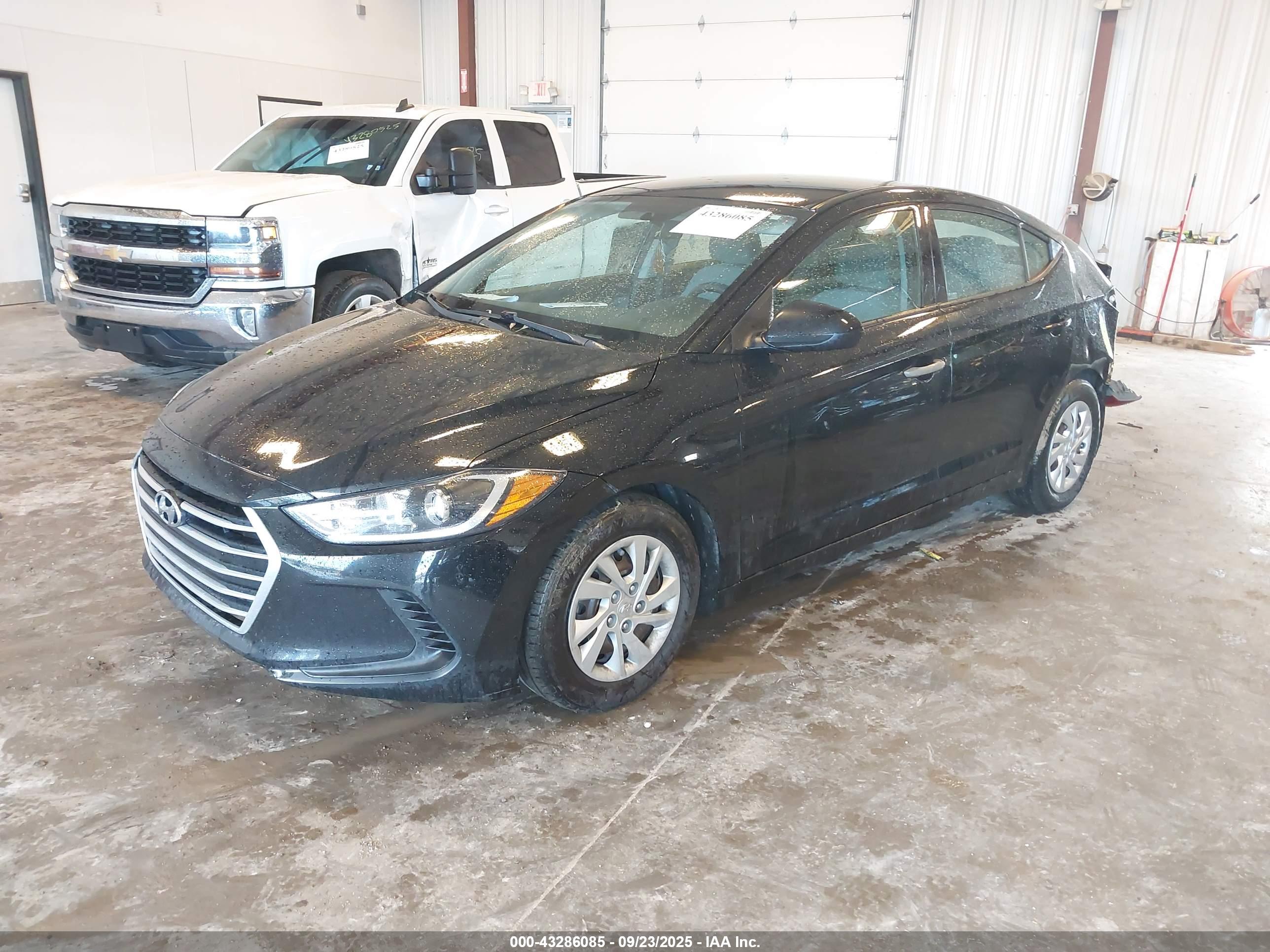 HYUNDAI ELANTRA image 2
