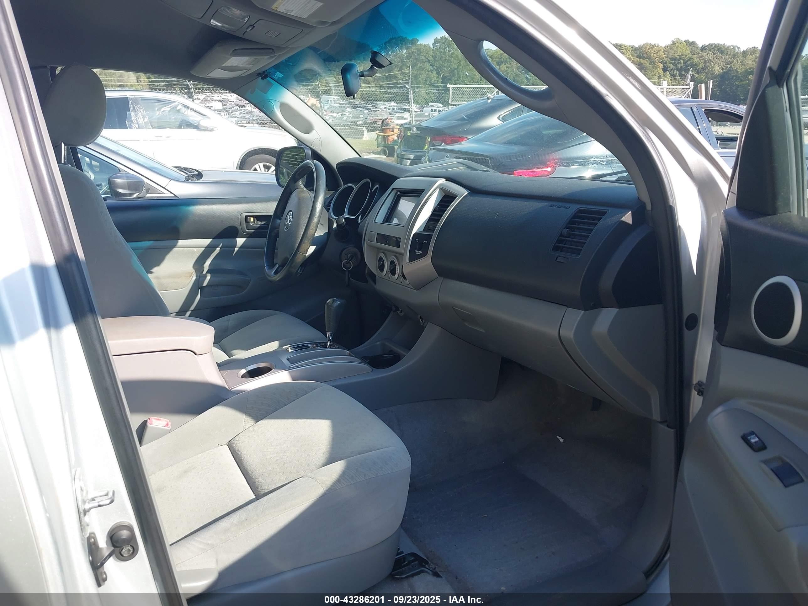 TOYOTA TACOMA image 5