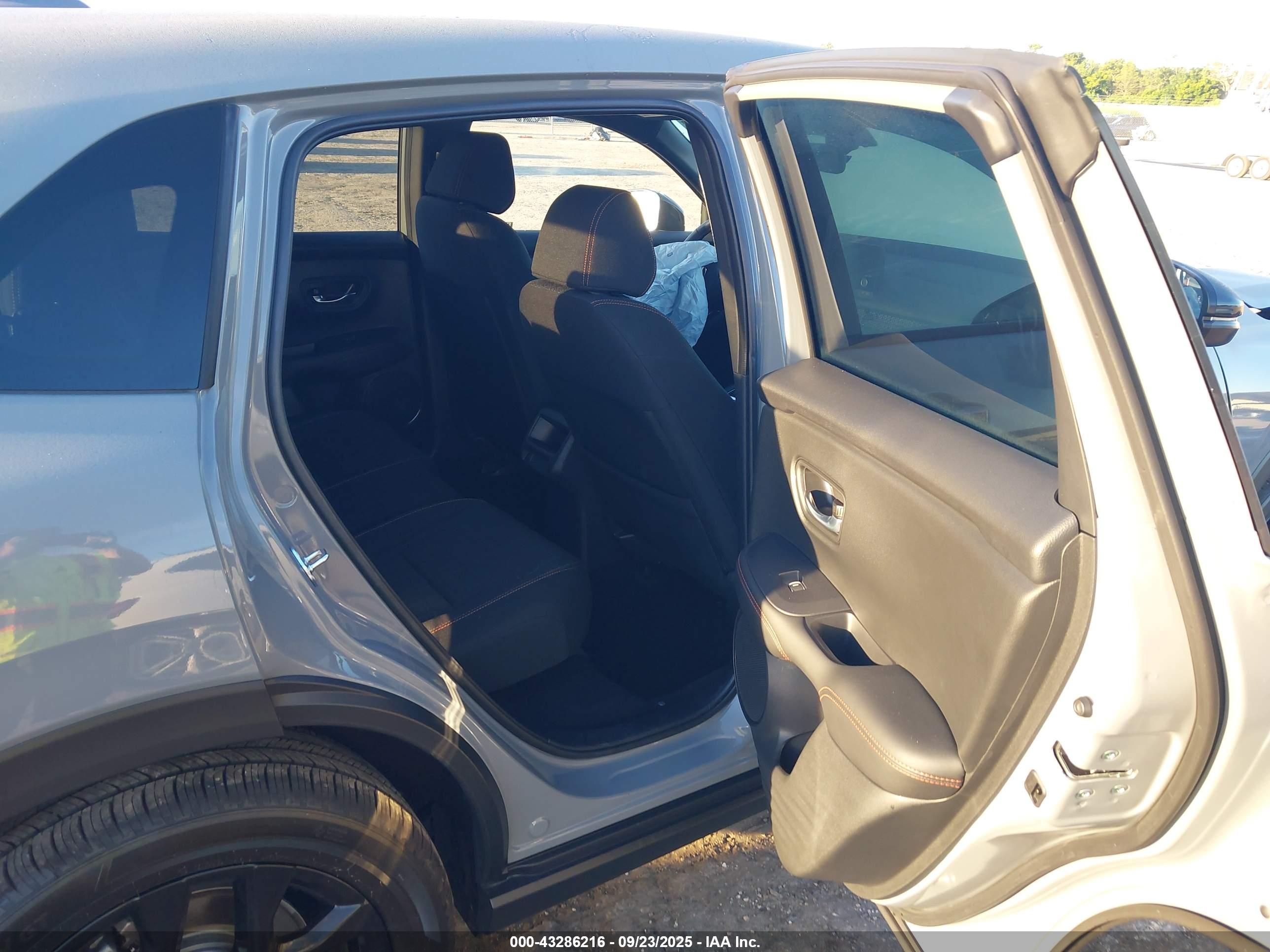 HONDA HR-V image 8