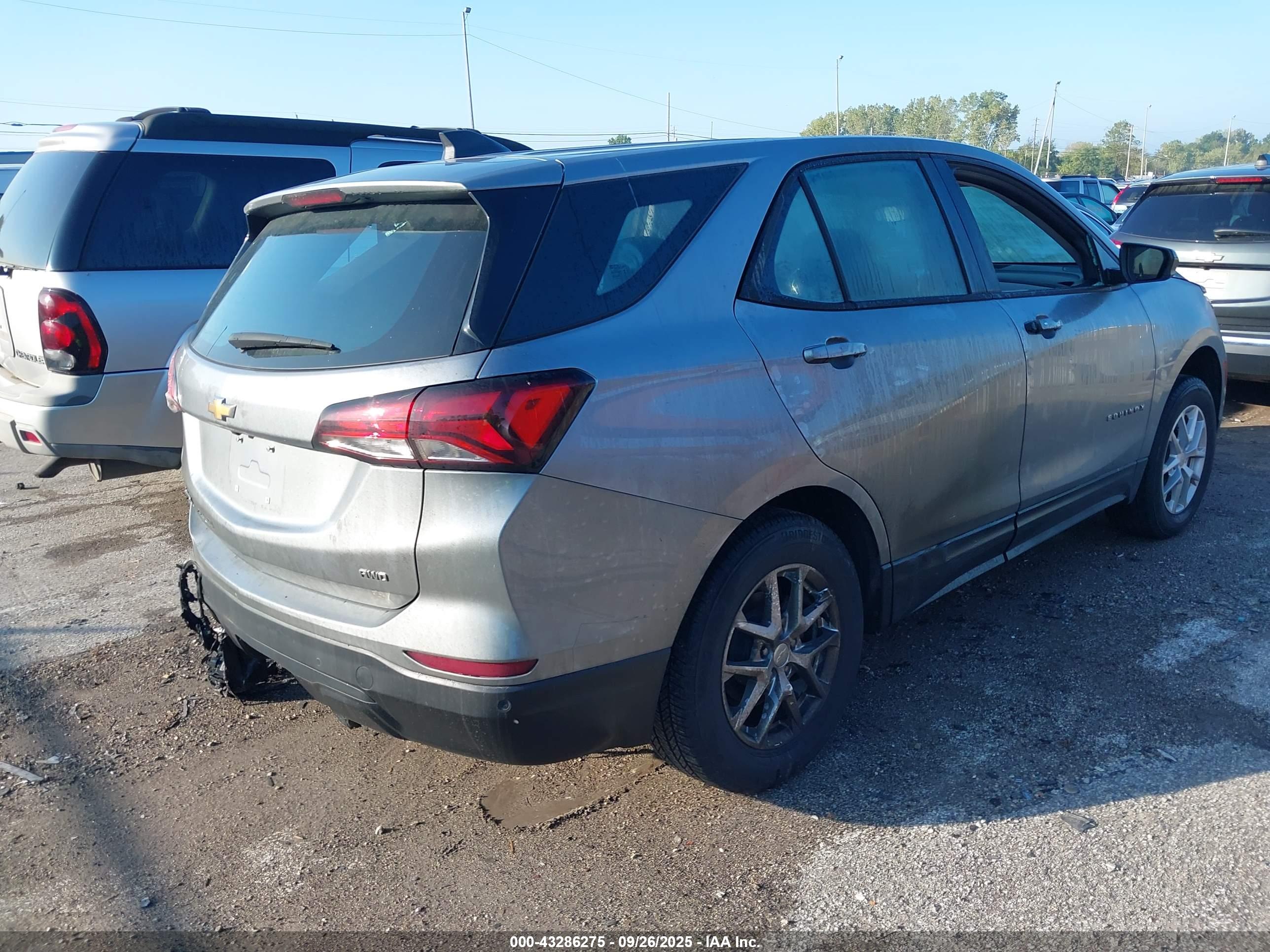 CHEVROLET EQUINOX image 4