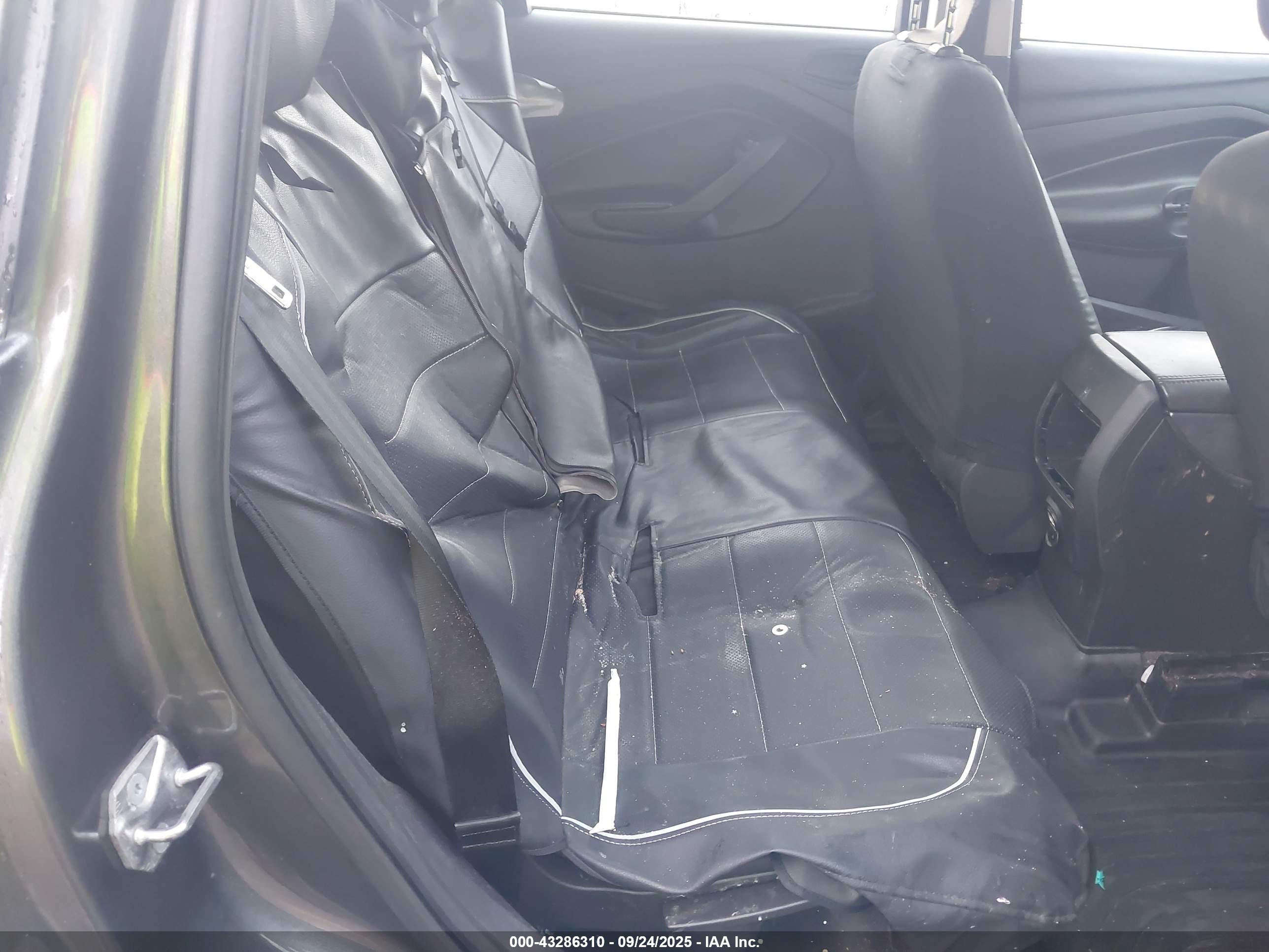 FORD ESCAPE image 8