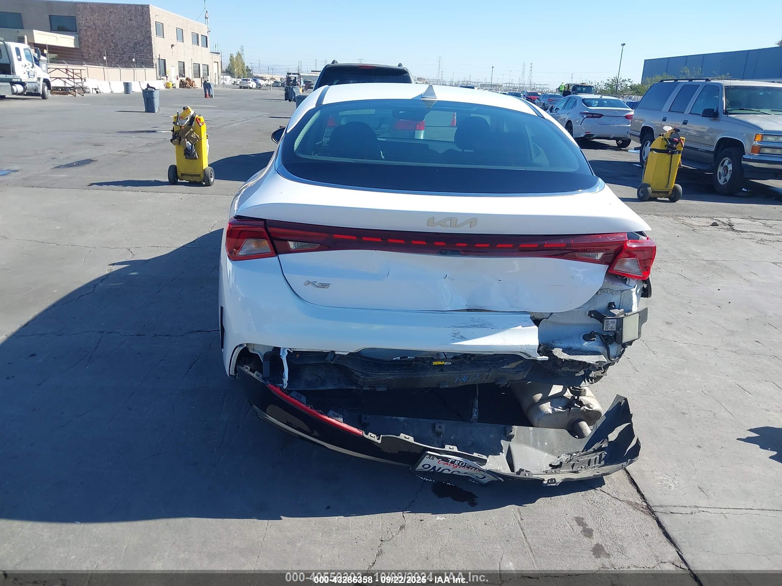 KIA K5 image 6