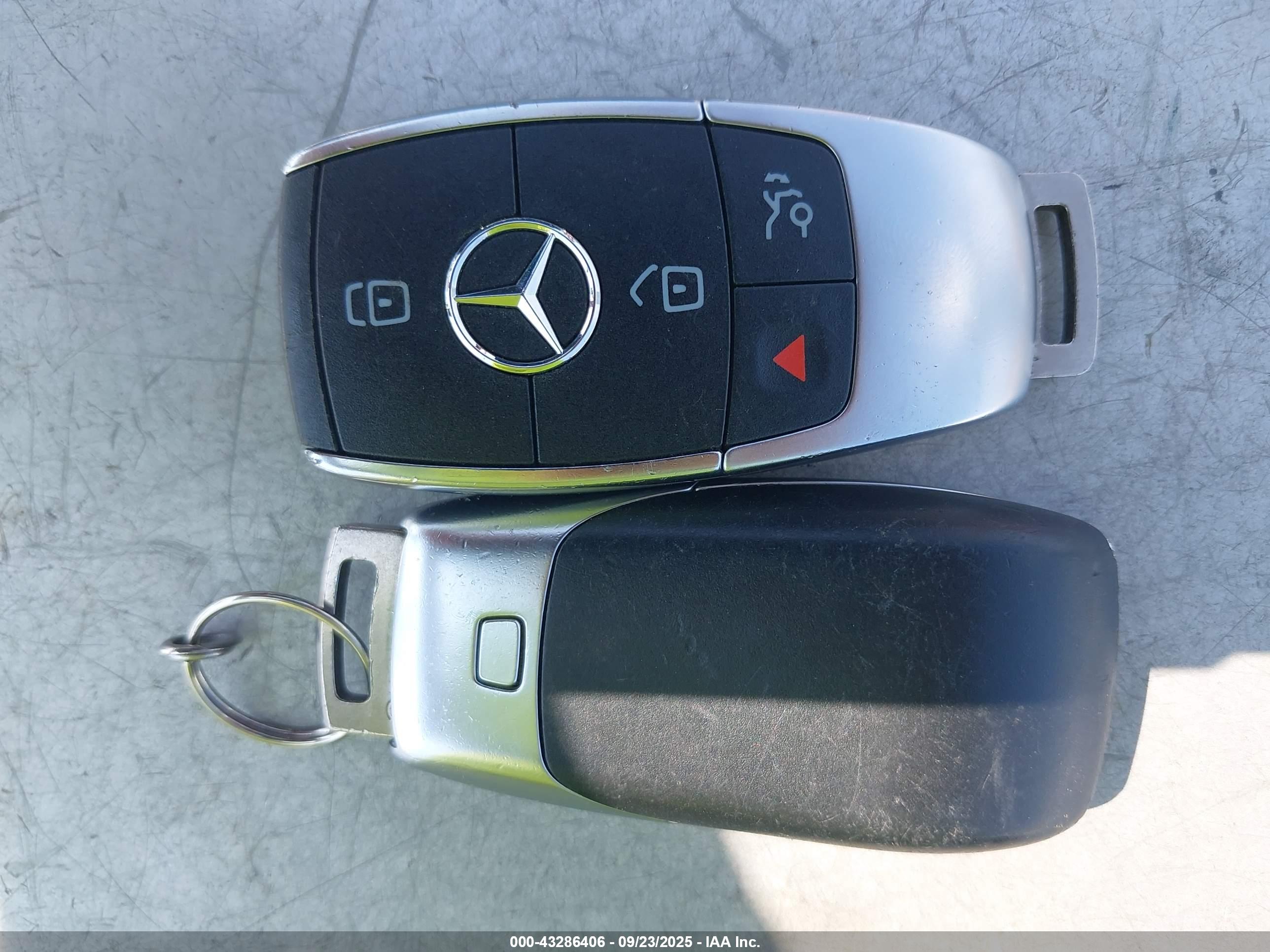 MERCEDES-BENZ A image 11