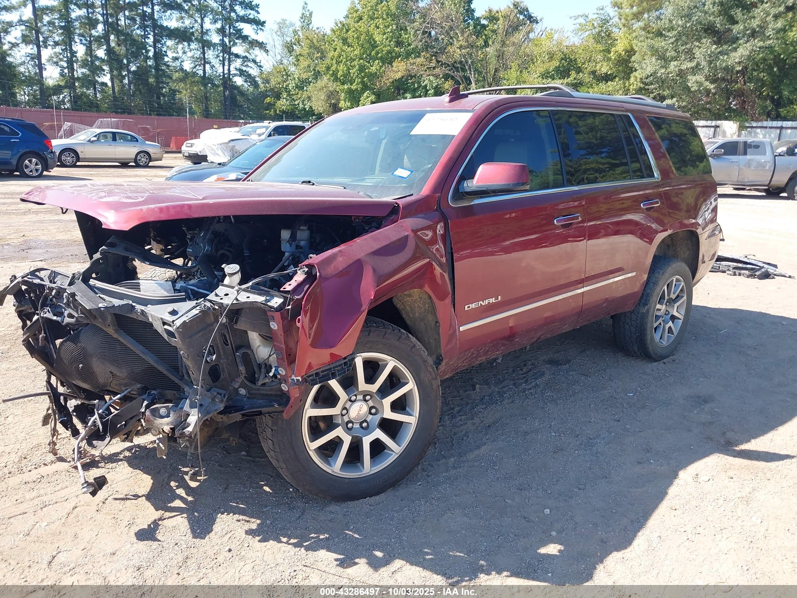 GMC YUKON image 2