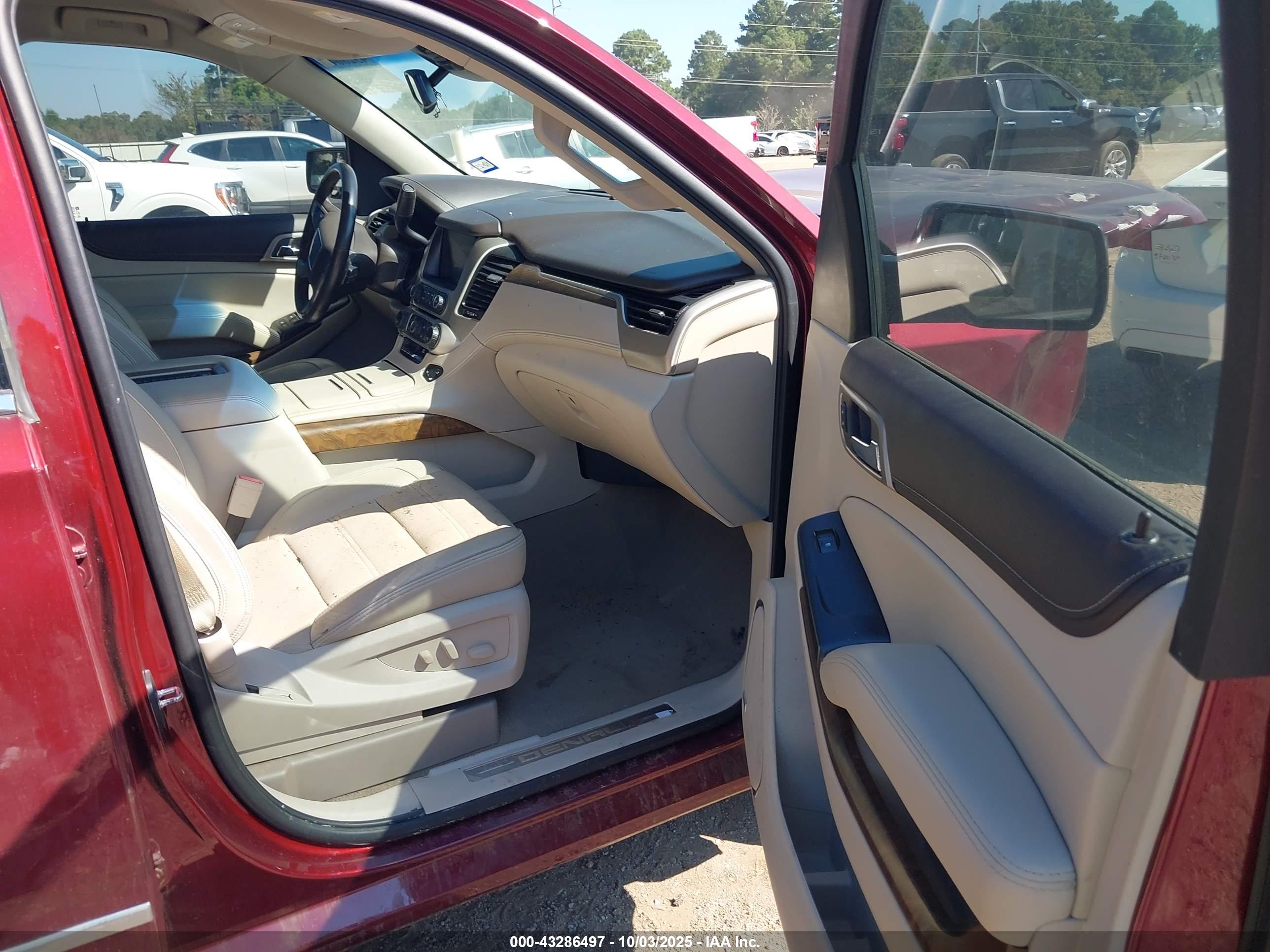 GMC YUKON image 5