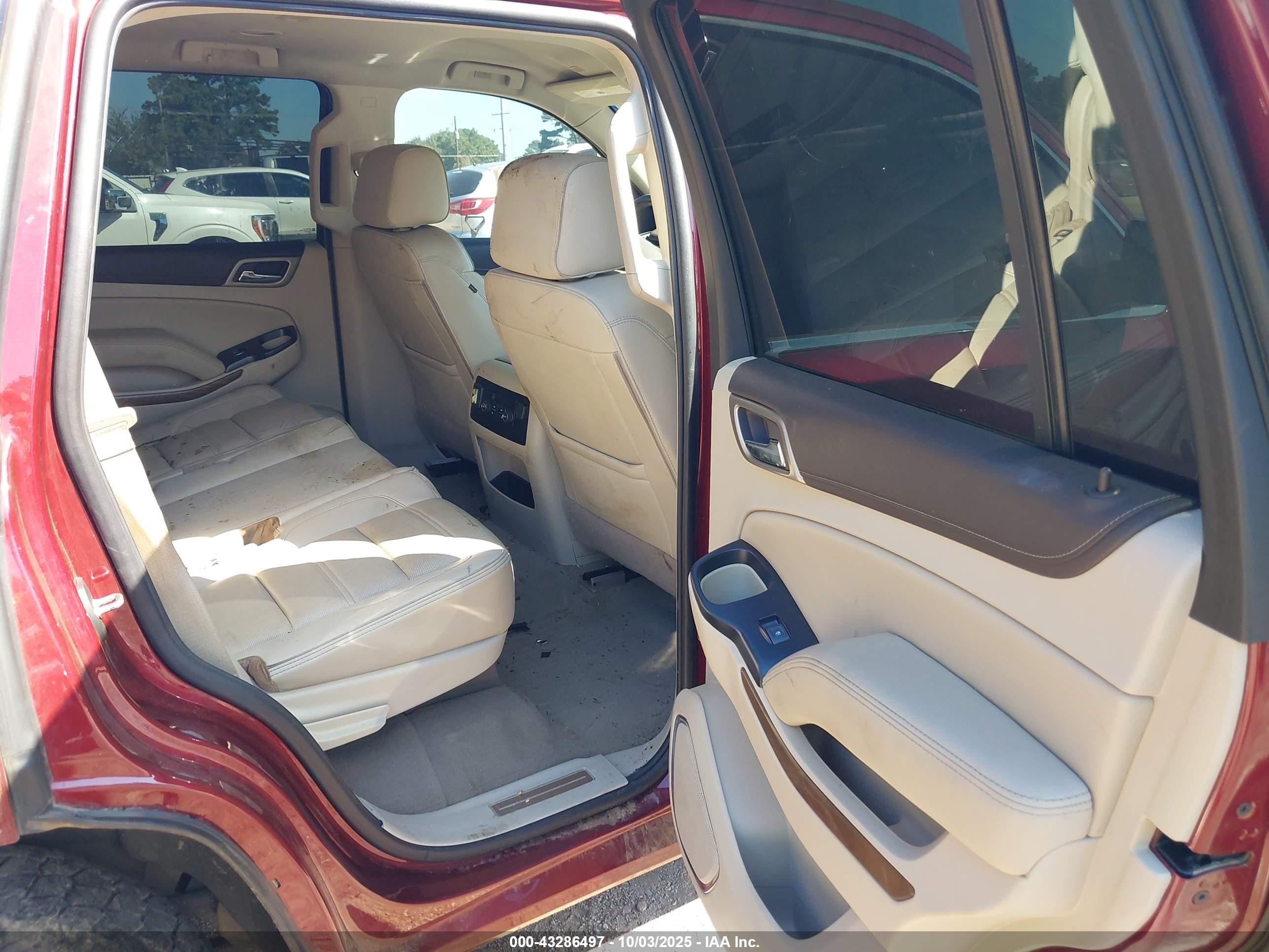 GMC YUKON image 8