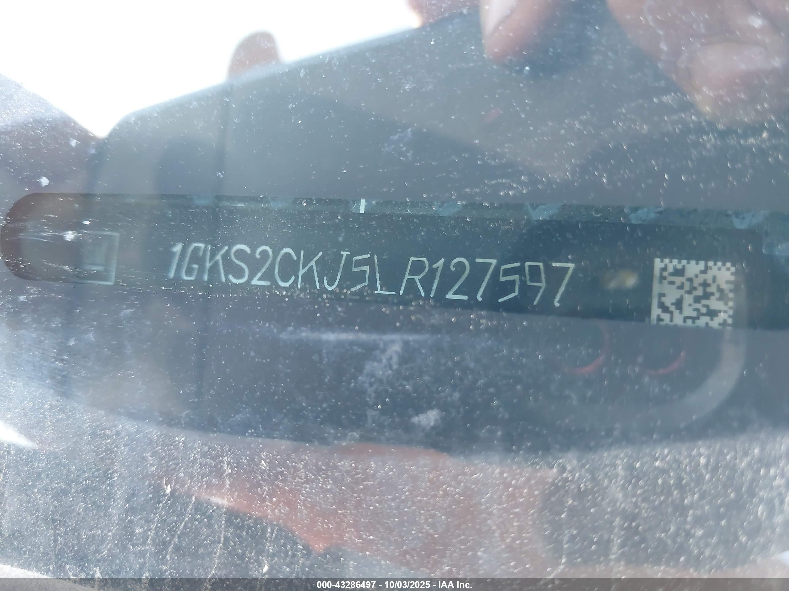 GMC YUKON image 9