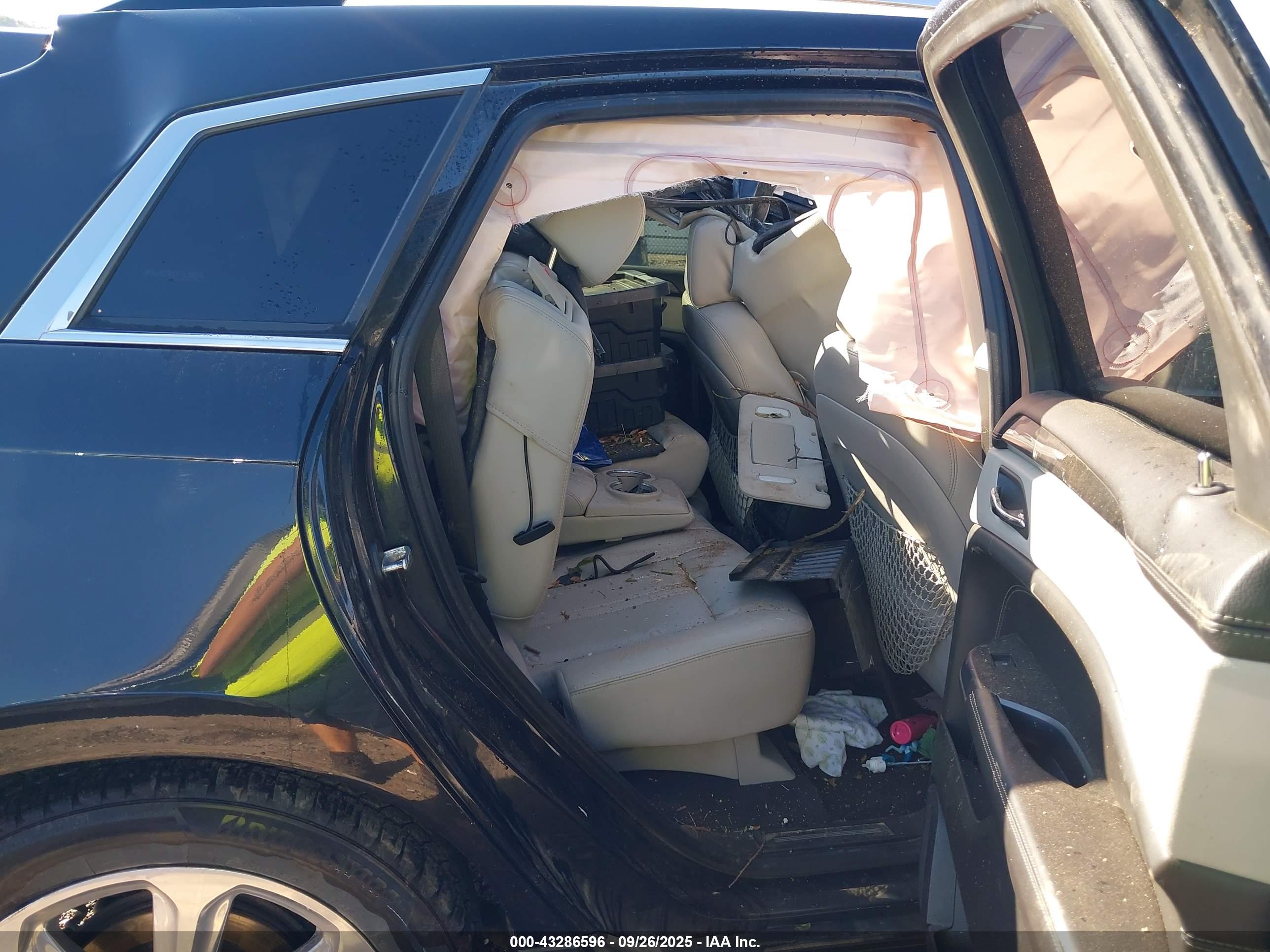 CADILLAC SRX image 8