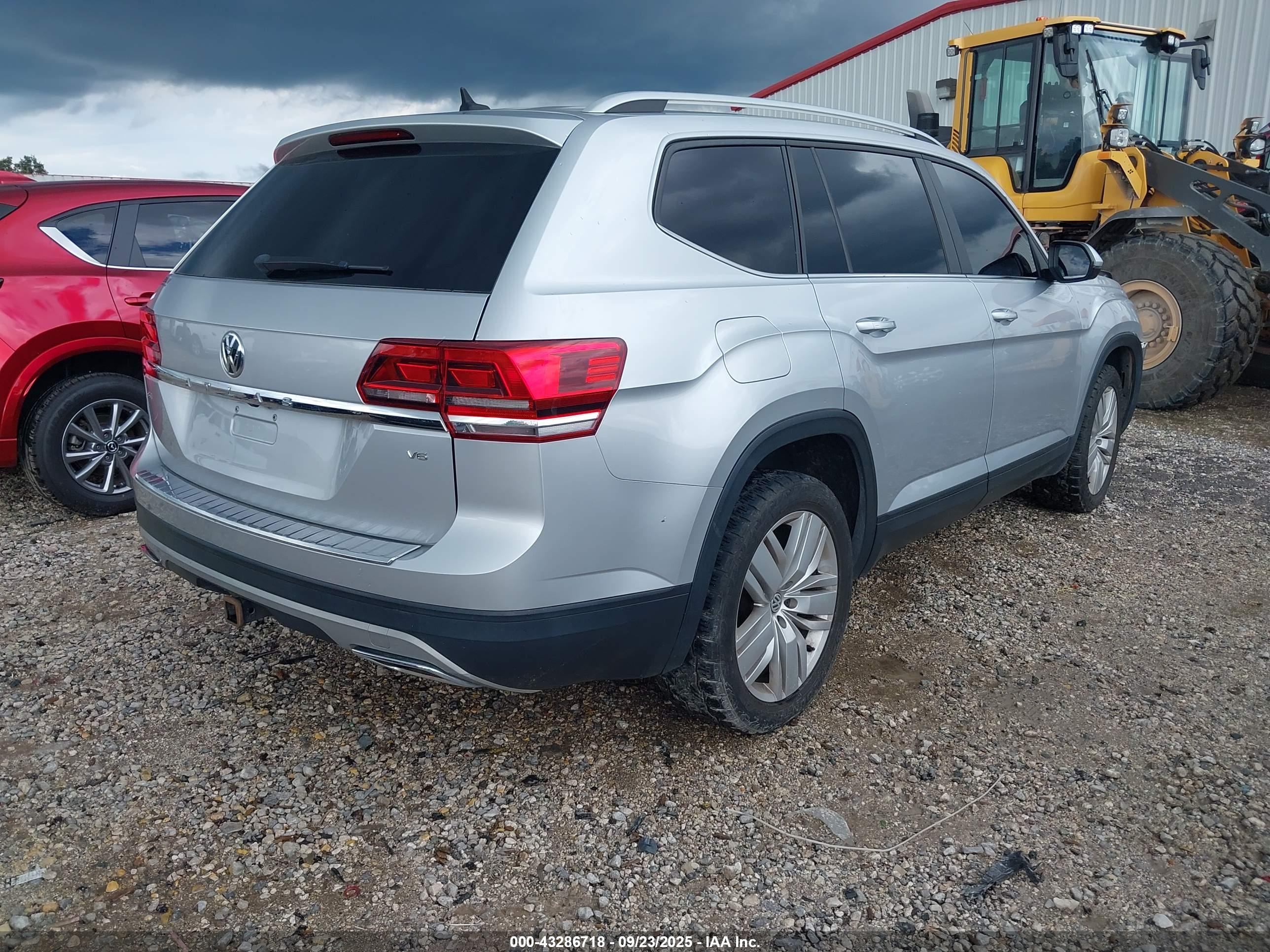 VOLKSWAGEN ATLAS image 4