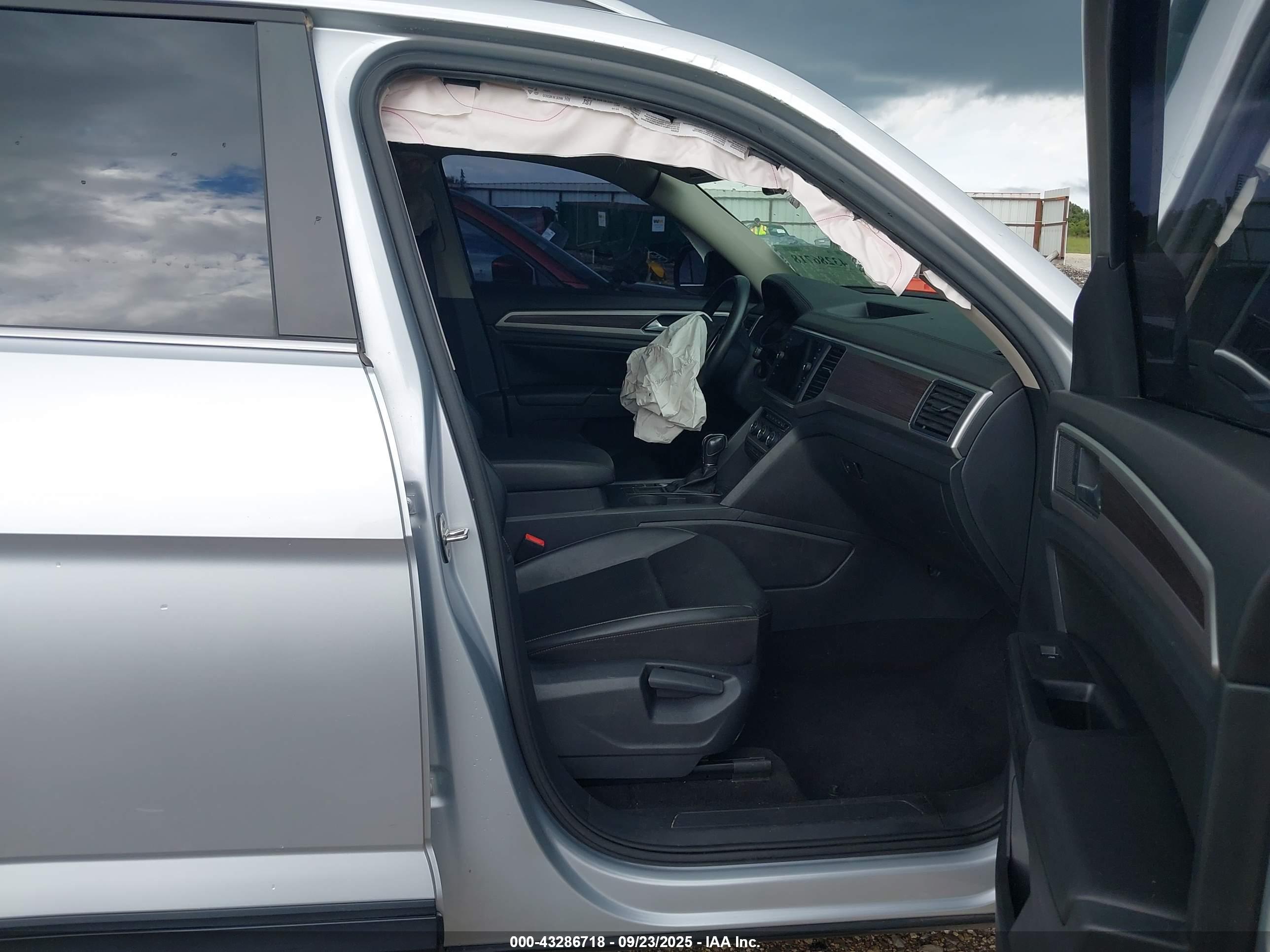 VOLKSWAGEN ATLAS image 5