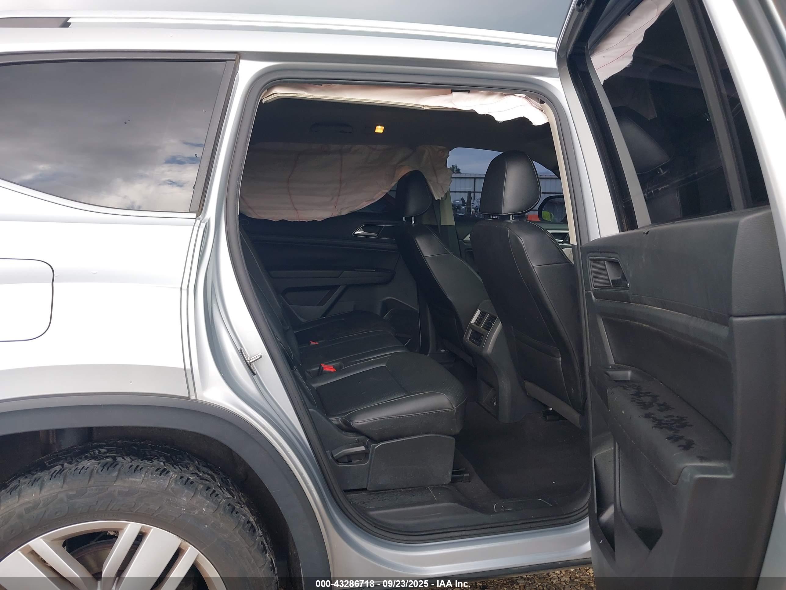 VOLKSWAGEN ATLAS image 8