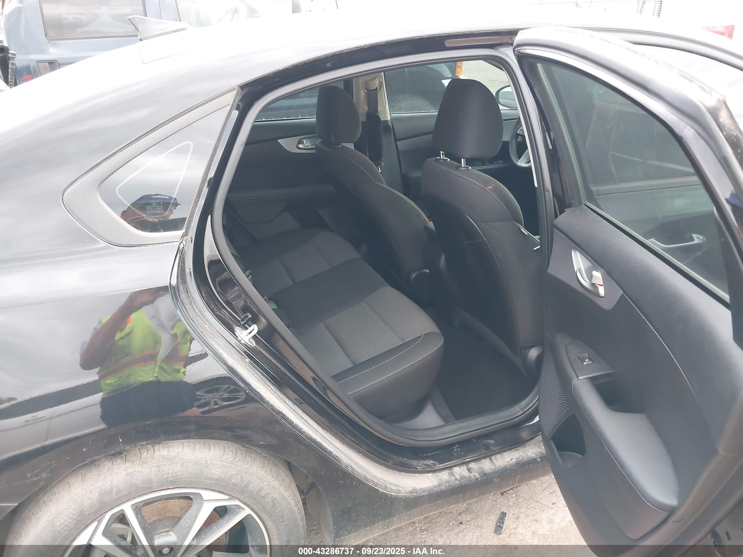 KIA FORTE image 8