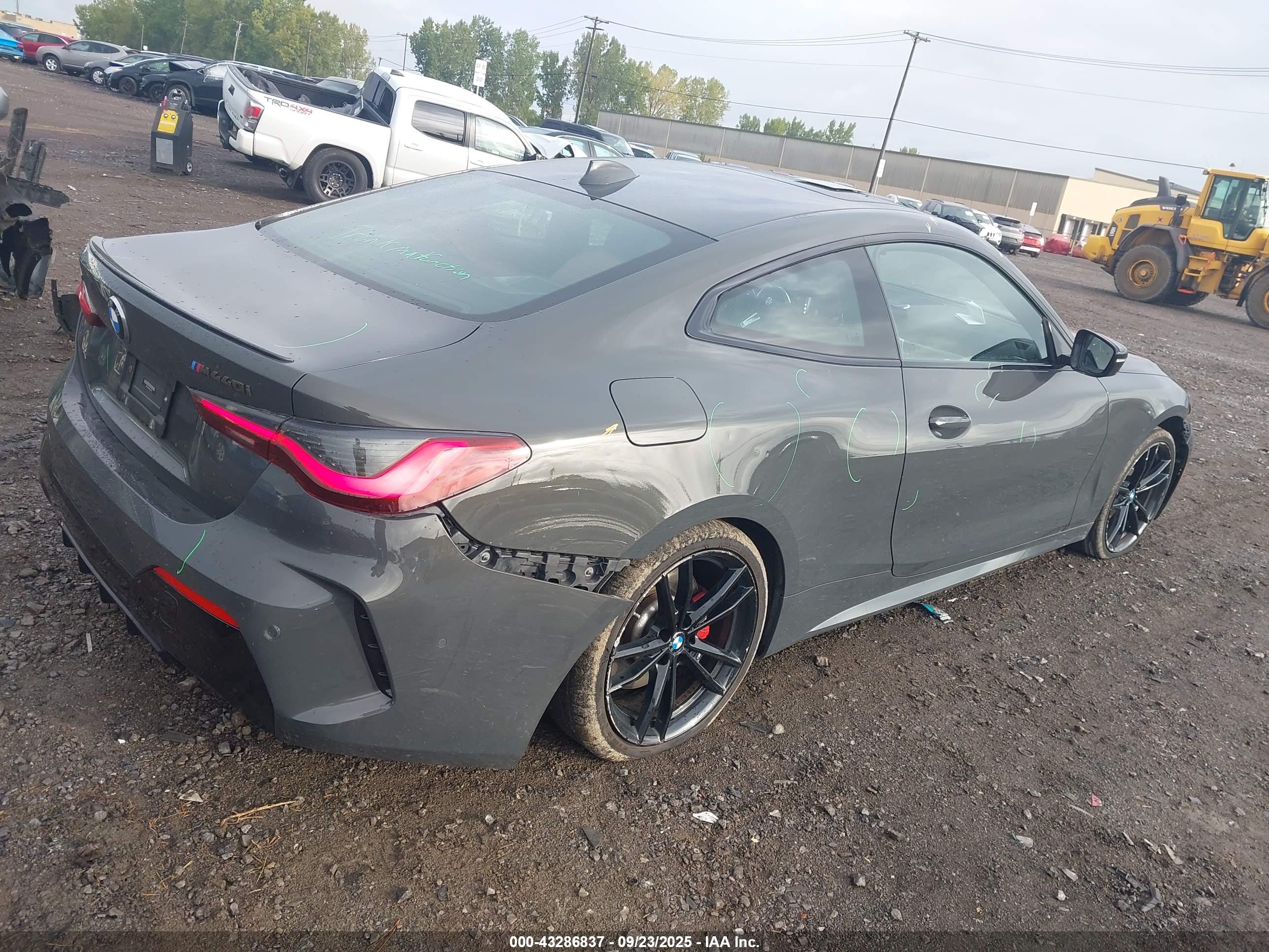 BMW M440I image 4