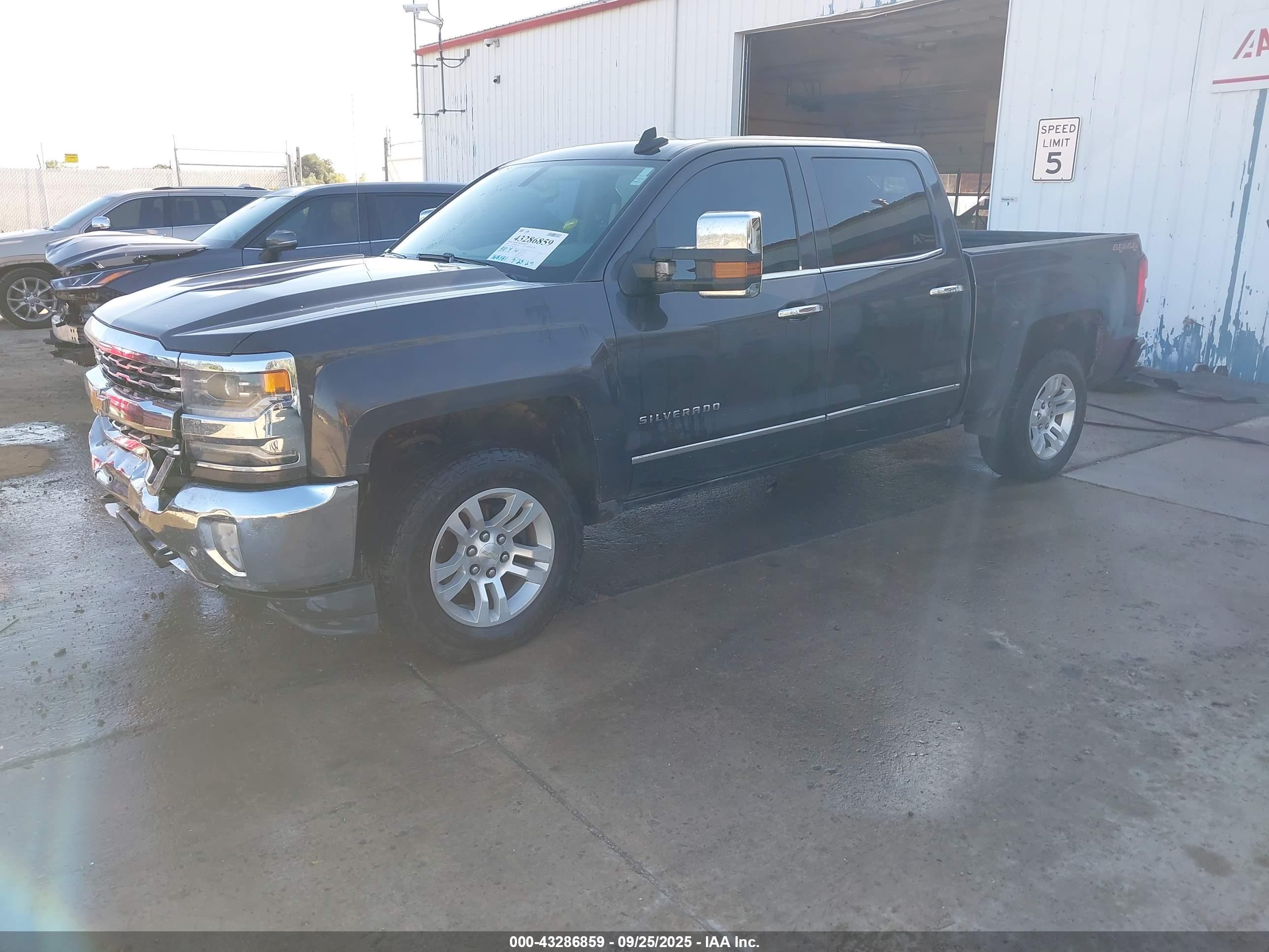 CHEVROLET SILVERADO image 2