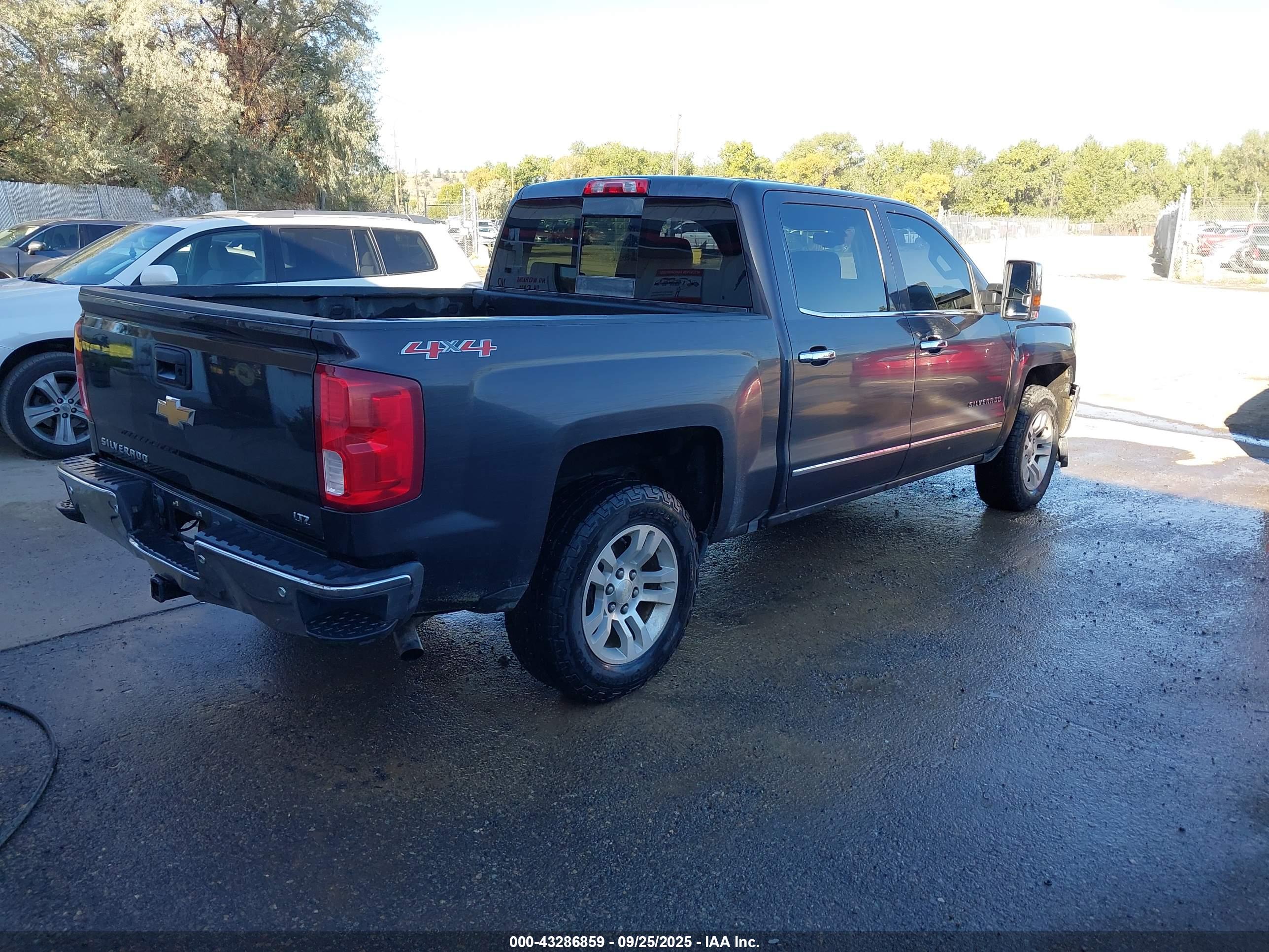 CHEVROLET SILVERADO image 4