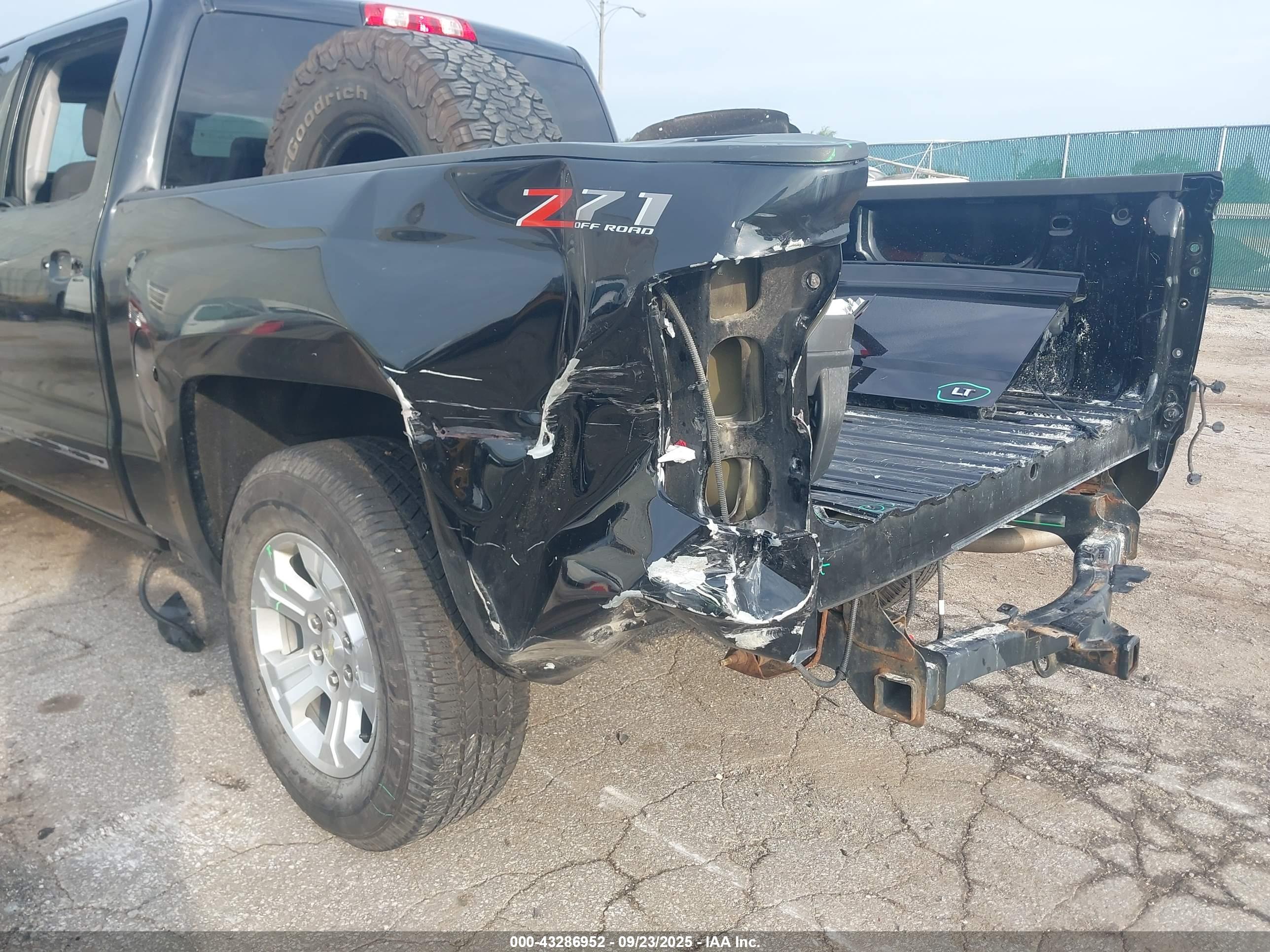 CHEVROLET SILVERADO image 6