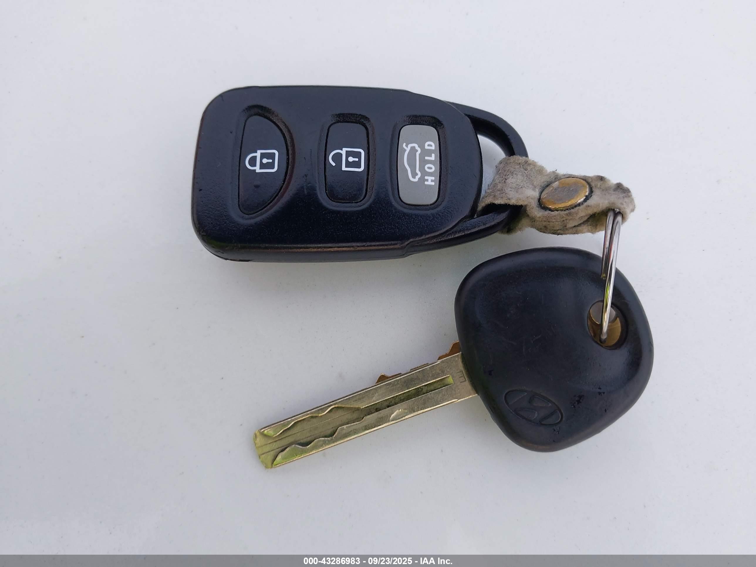 HYUNDAI SONATA image 11