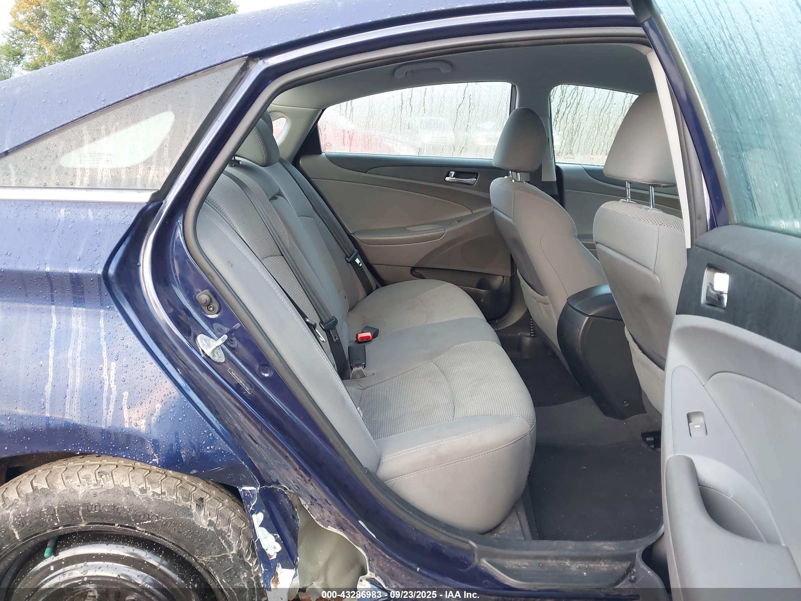 HYUNDAI SONATA image 8