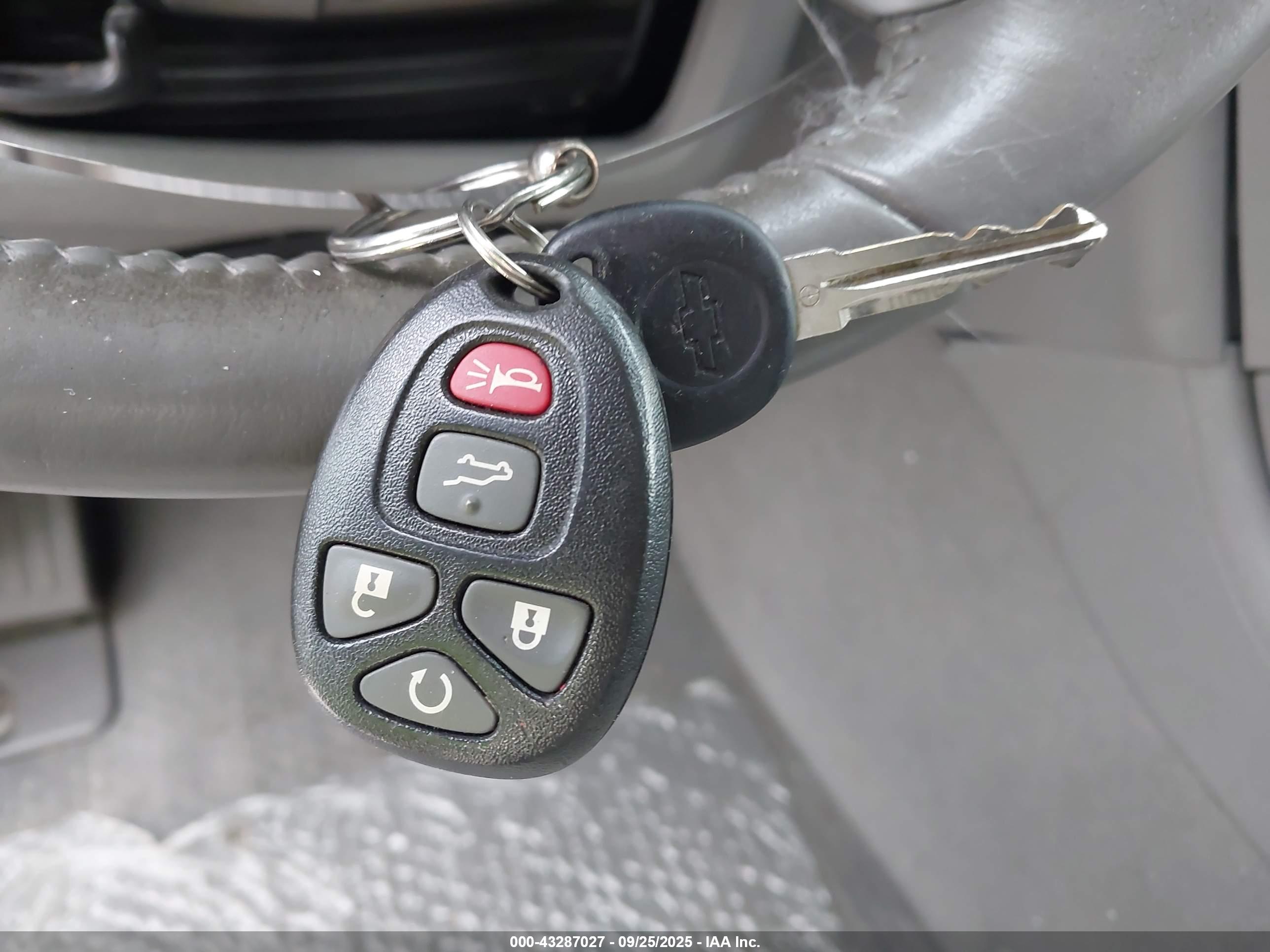 CHEVROLET TRAVERSE image 11
