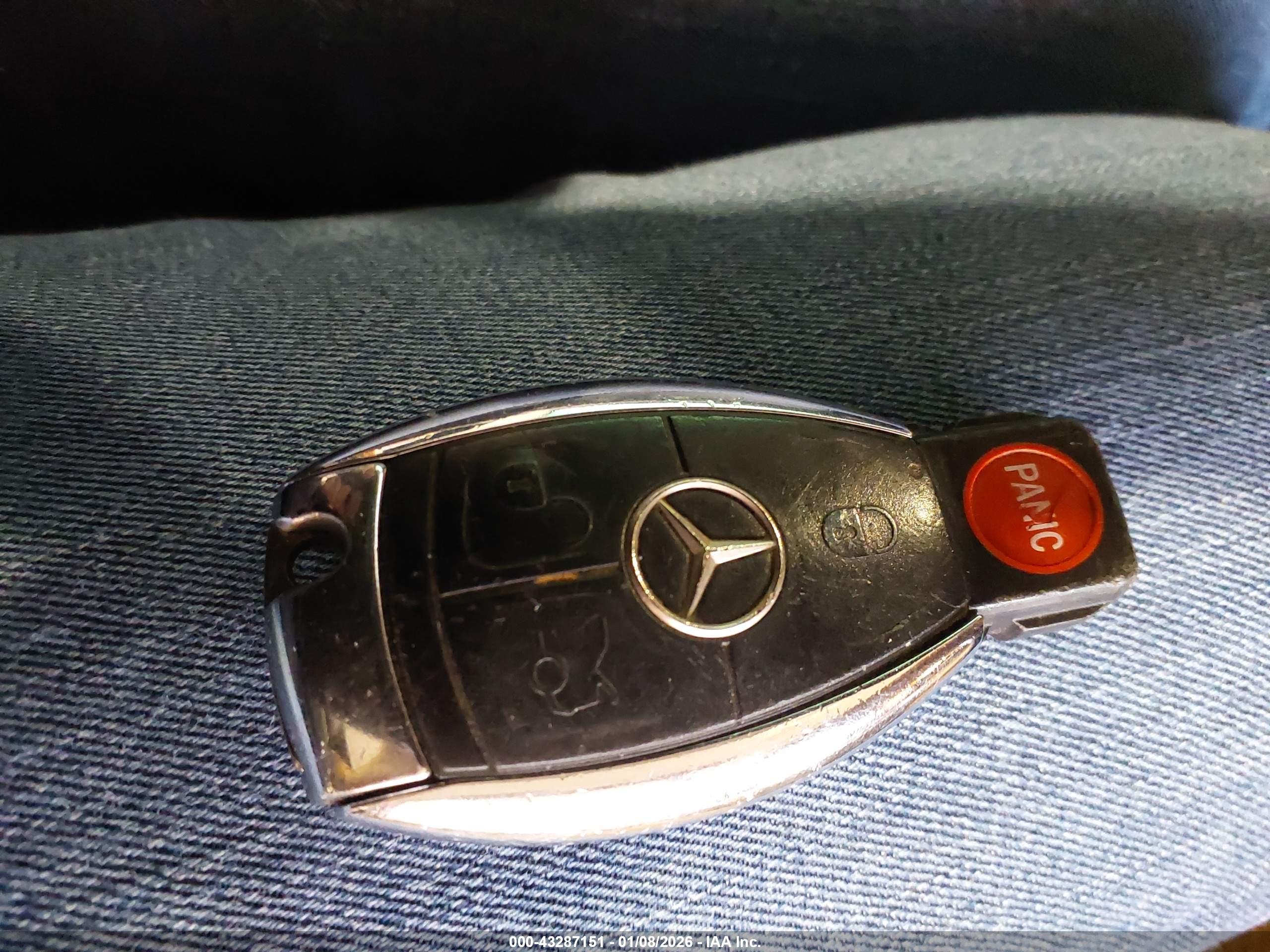 MERCEDES-BENZ GLK image 11