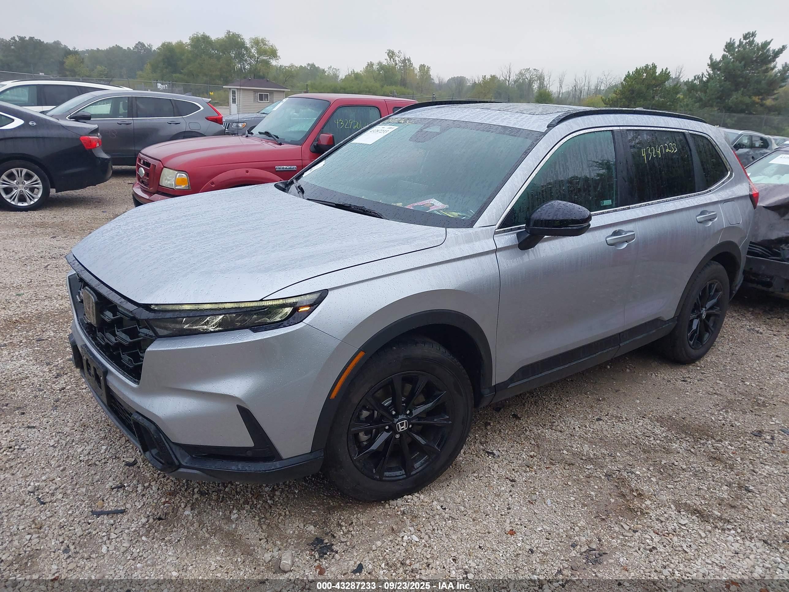HONDA CR-V image 2