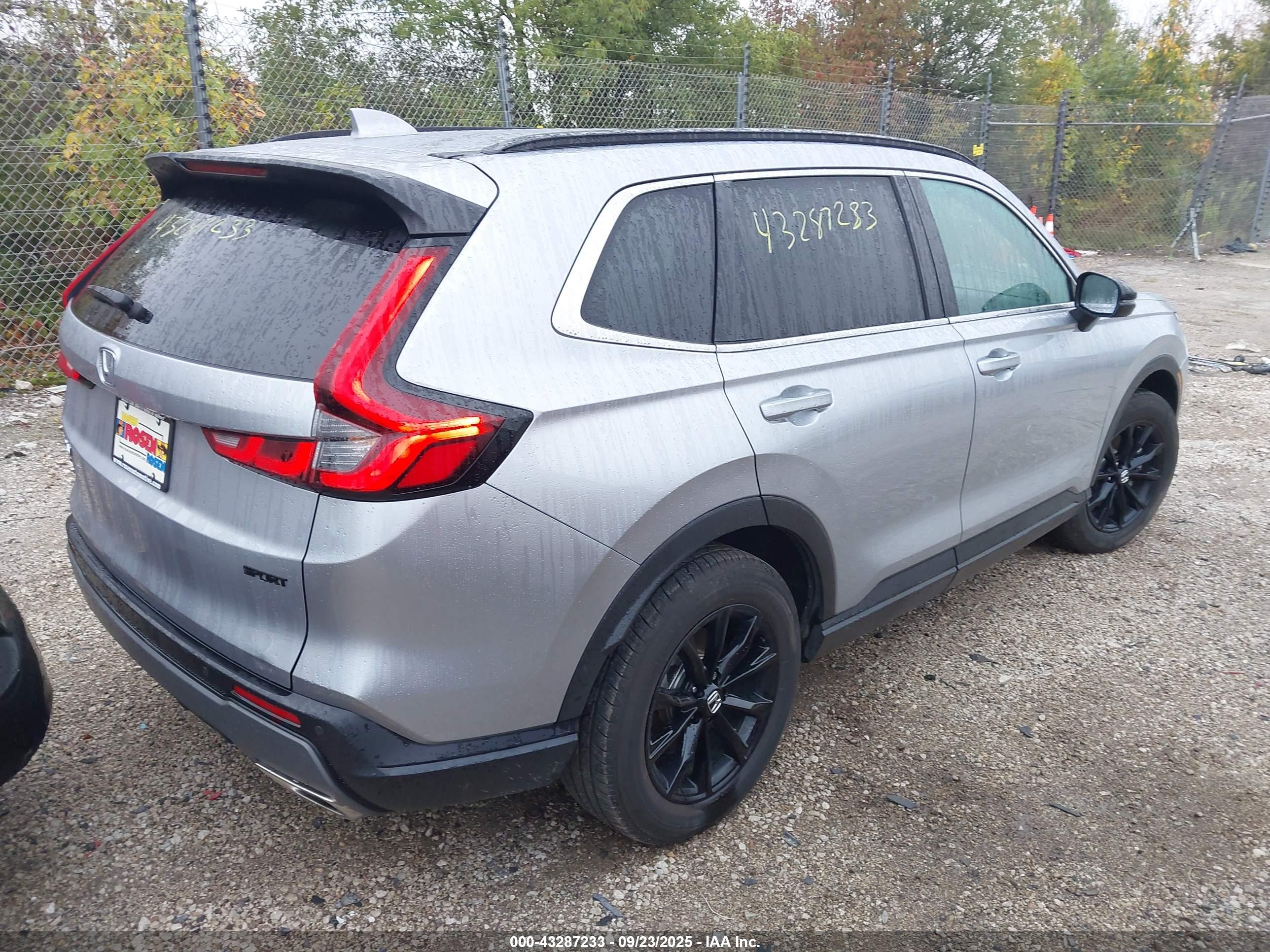 HONDA CR-V image 4