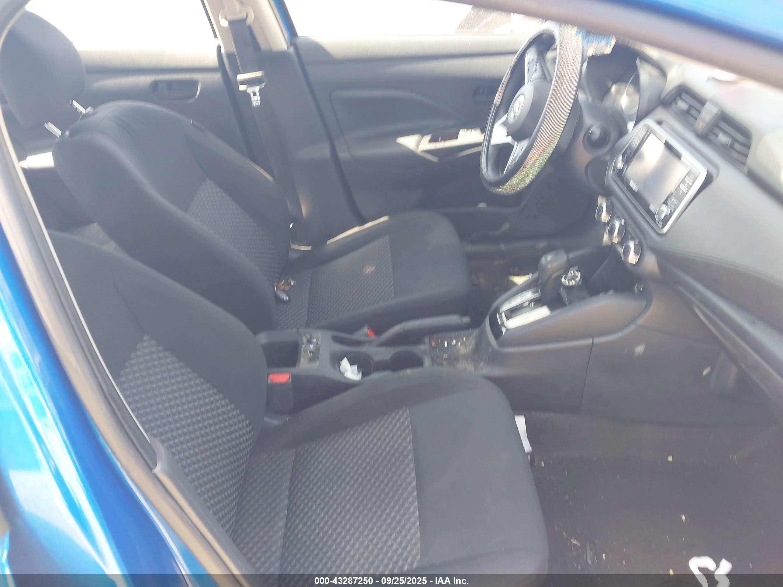 NISSAN VERSA image 5
