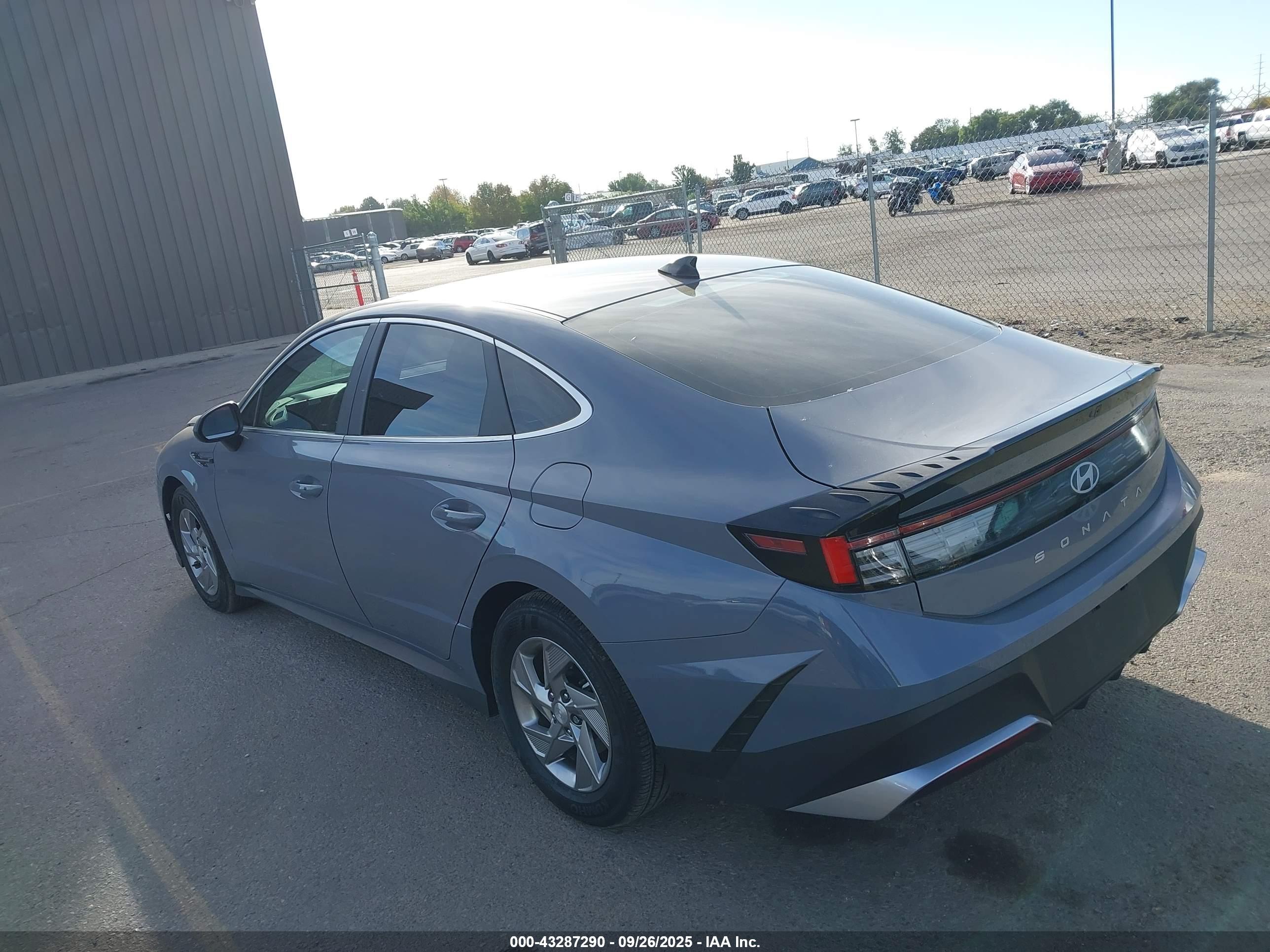 HYUNDAI SONATA image 3