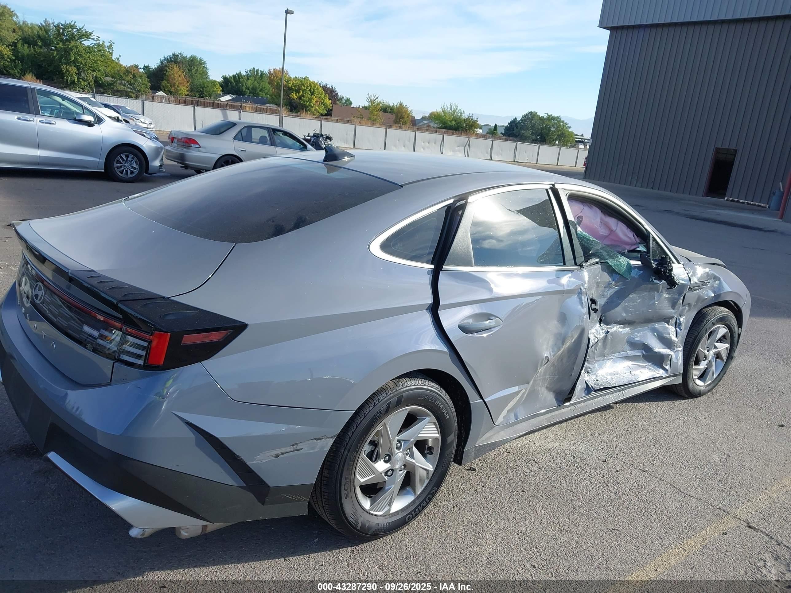 HYUNDAI SONATA image 4